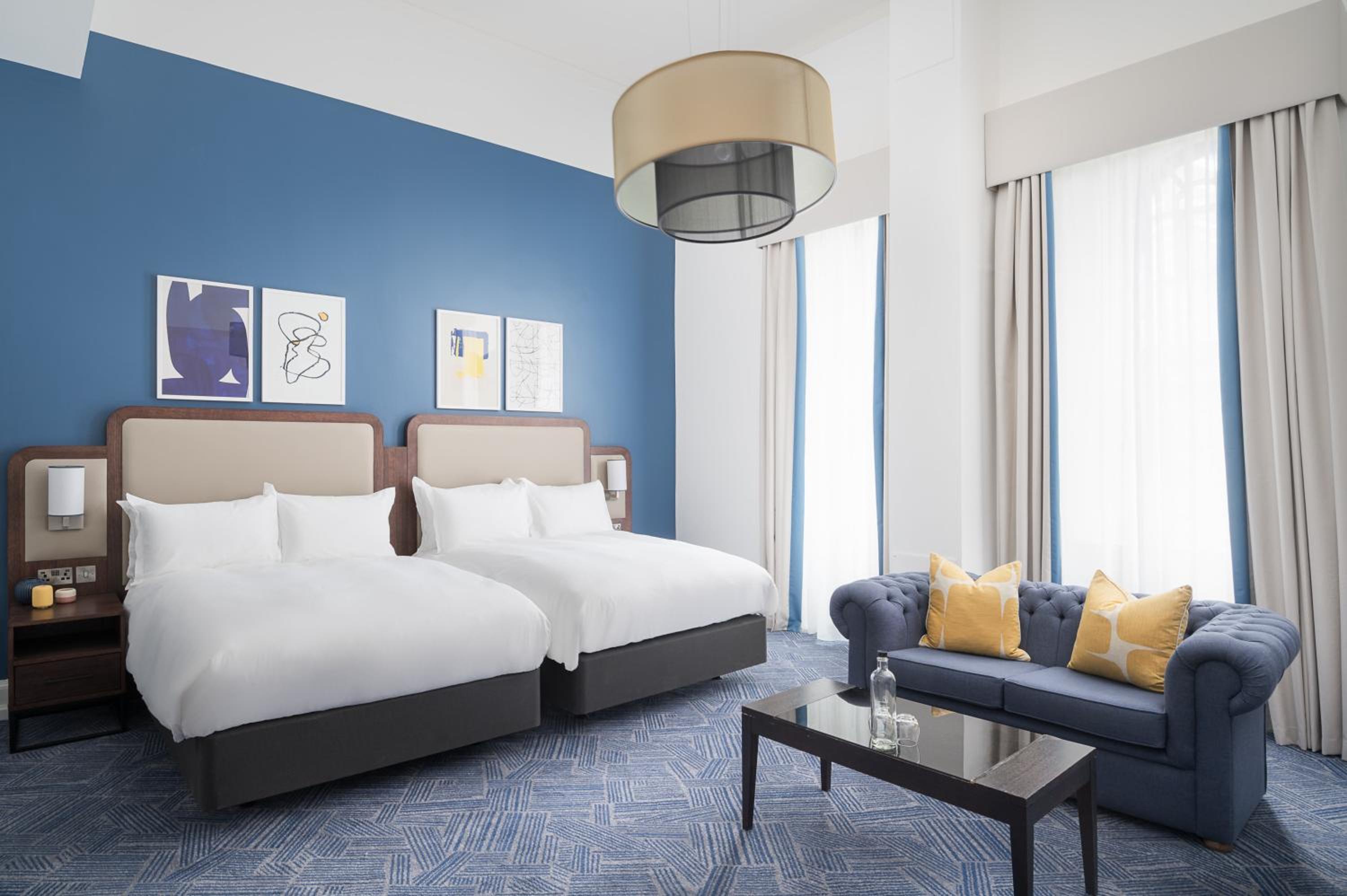 Grand Double Room with Two Double Beds - Photo 6
