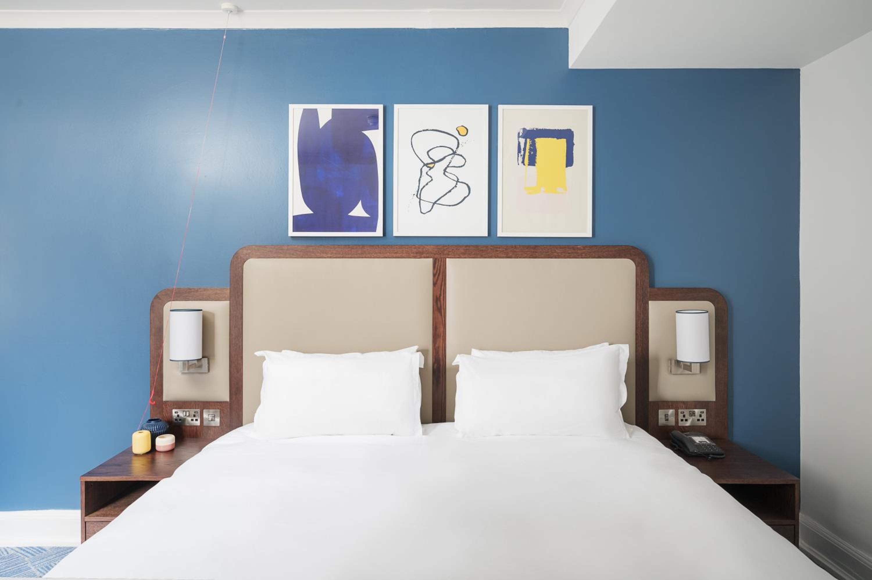 Standard King Room - Accessible - Photo 1