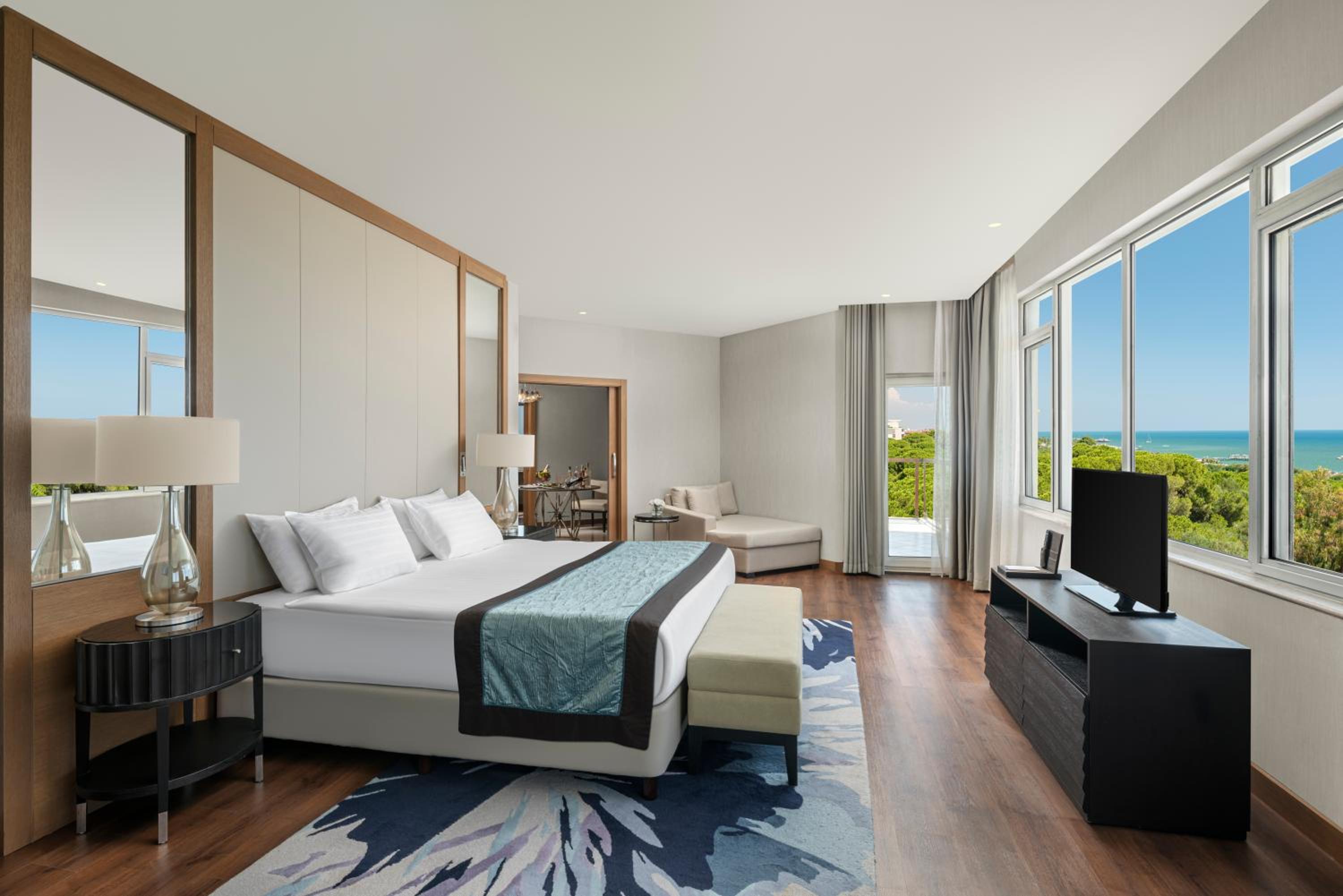 Excellent Suite photo 3