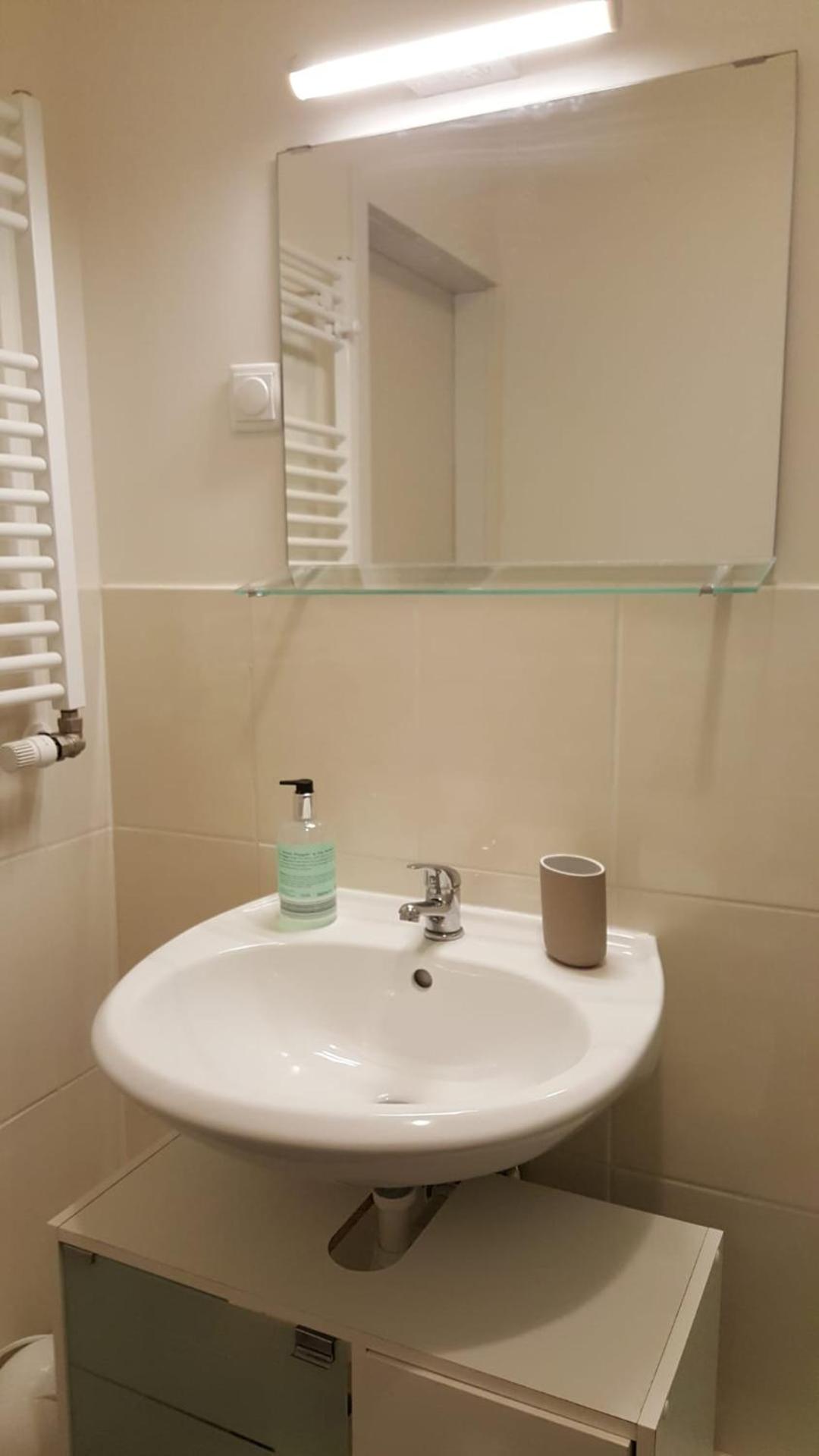 One-Bedroom Apartment photo 2