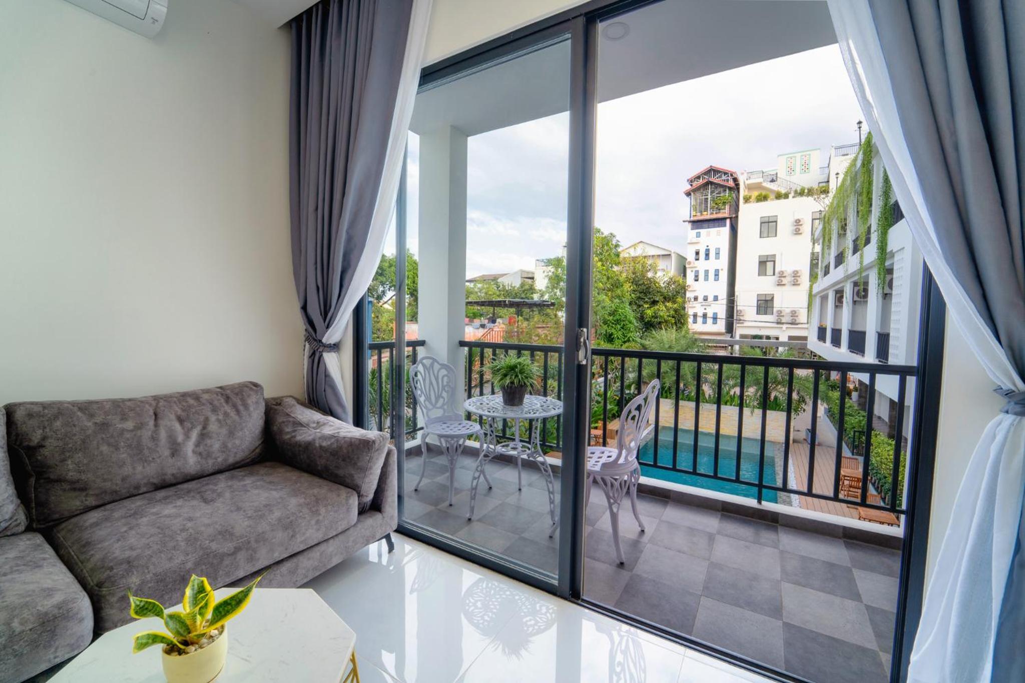 Connecting Room with Private Balcony - Photo 10