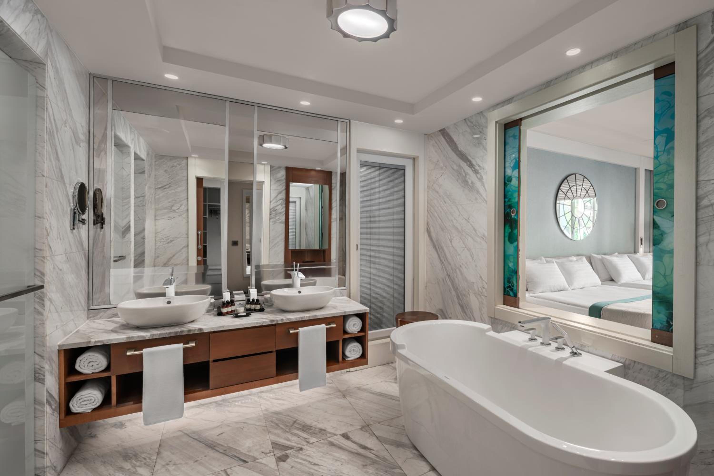 Luxury Pool Suite  photo 2