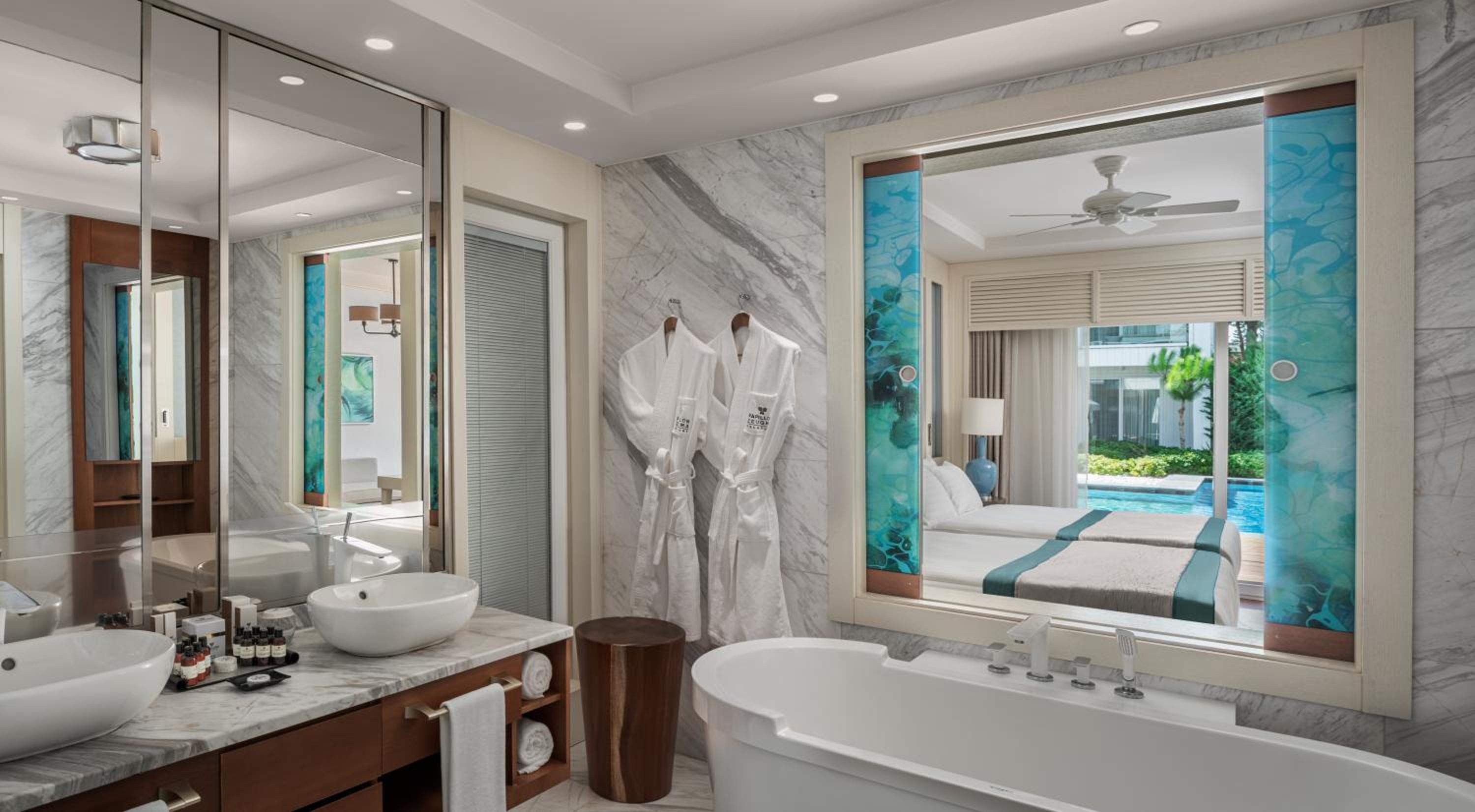 Luxury Pool Suite  photo 3