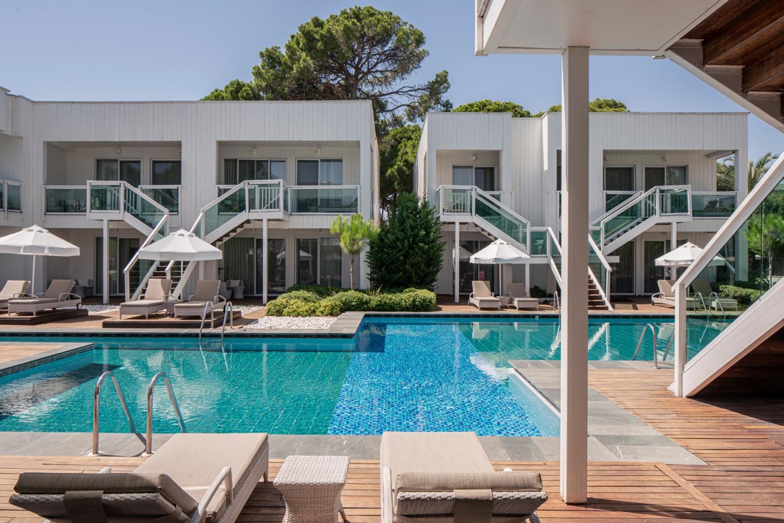 Luxury Pool Suite Ground Floor  photo 3