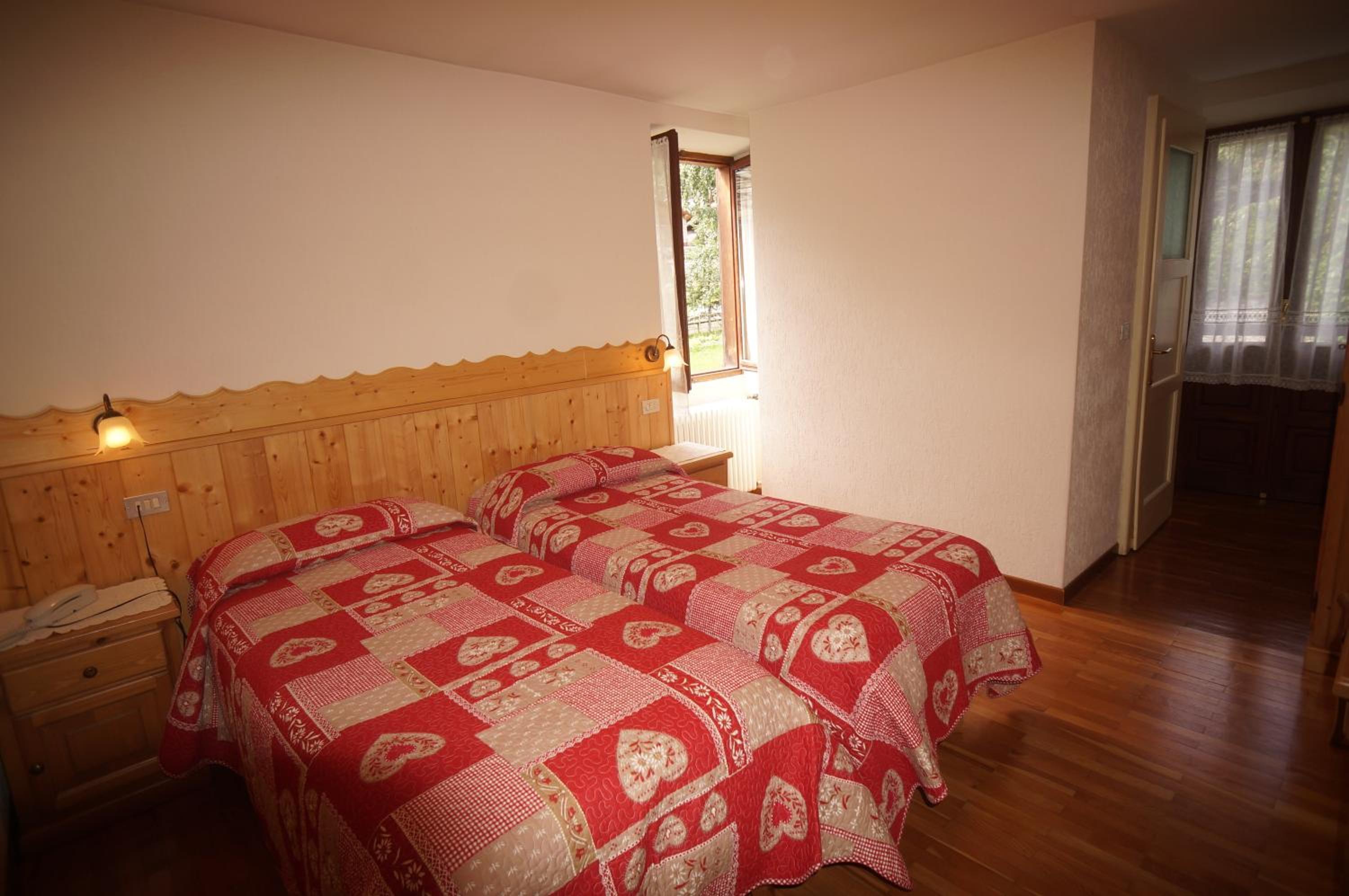 Double or Twin Room photo 3