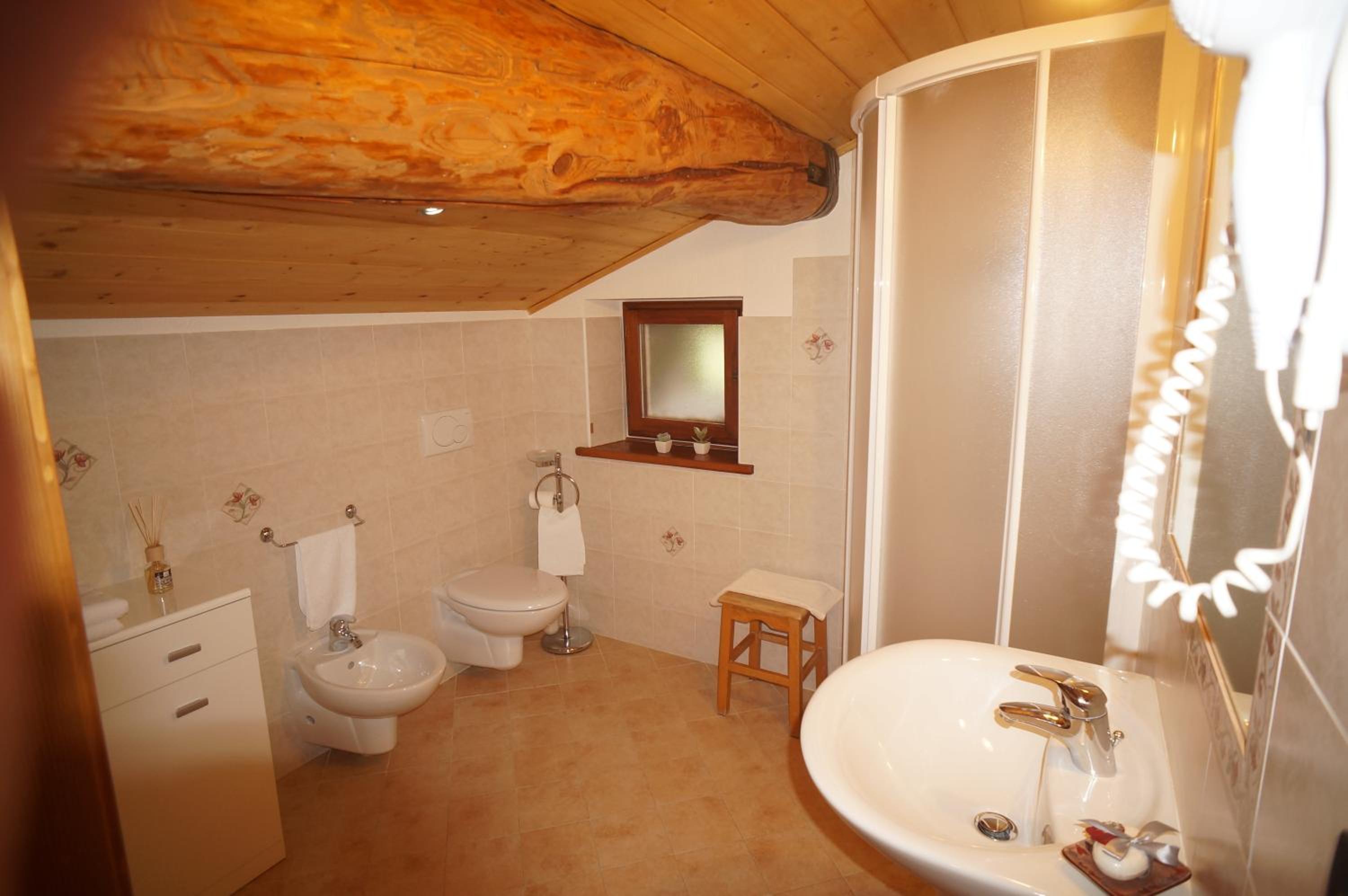 Double Room - Attic photo 3