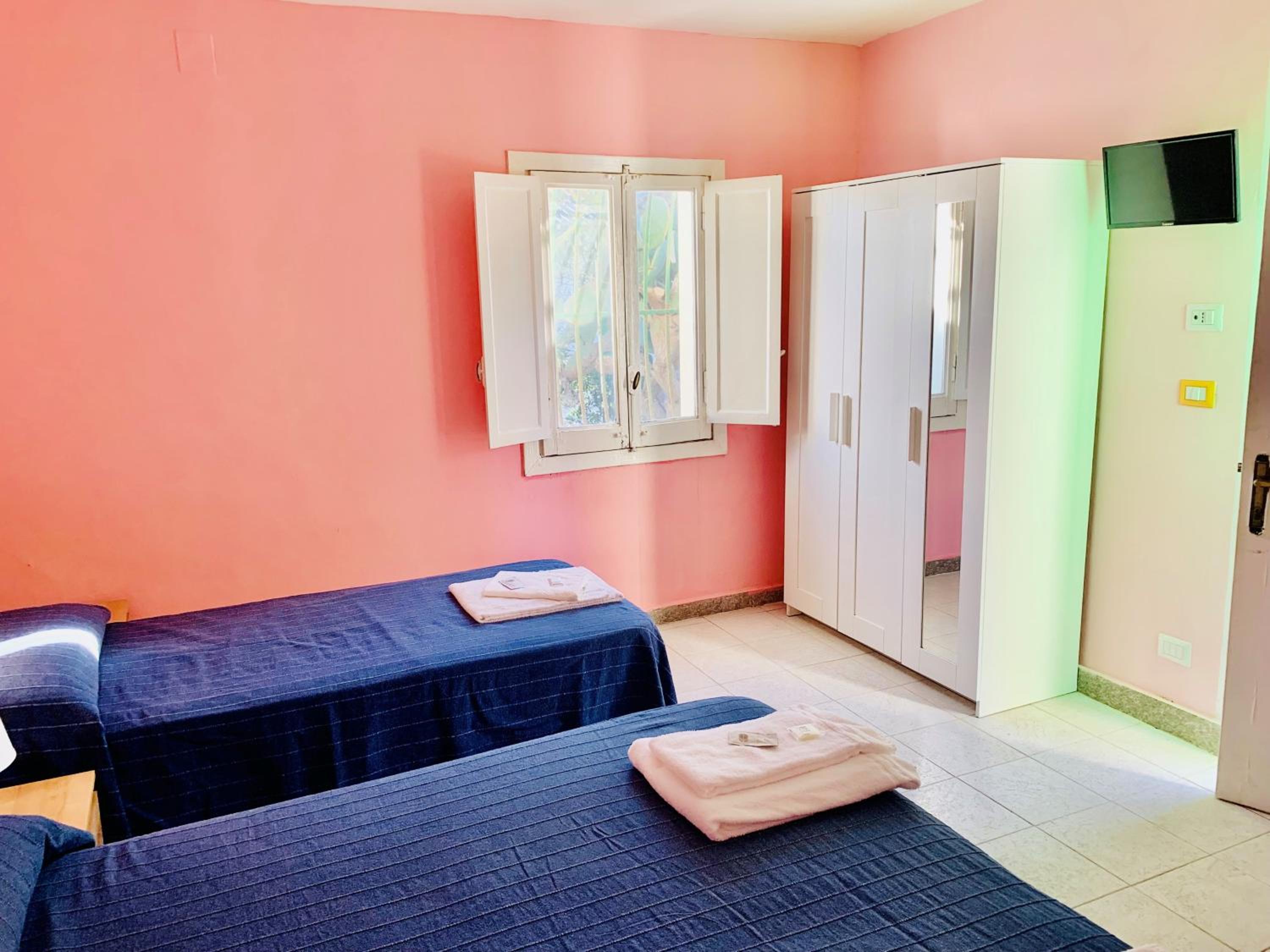 Two-Room Apartment (5 Adults) - Photo 1