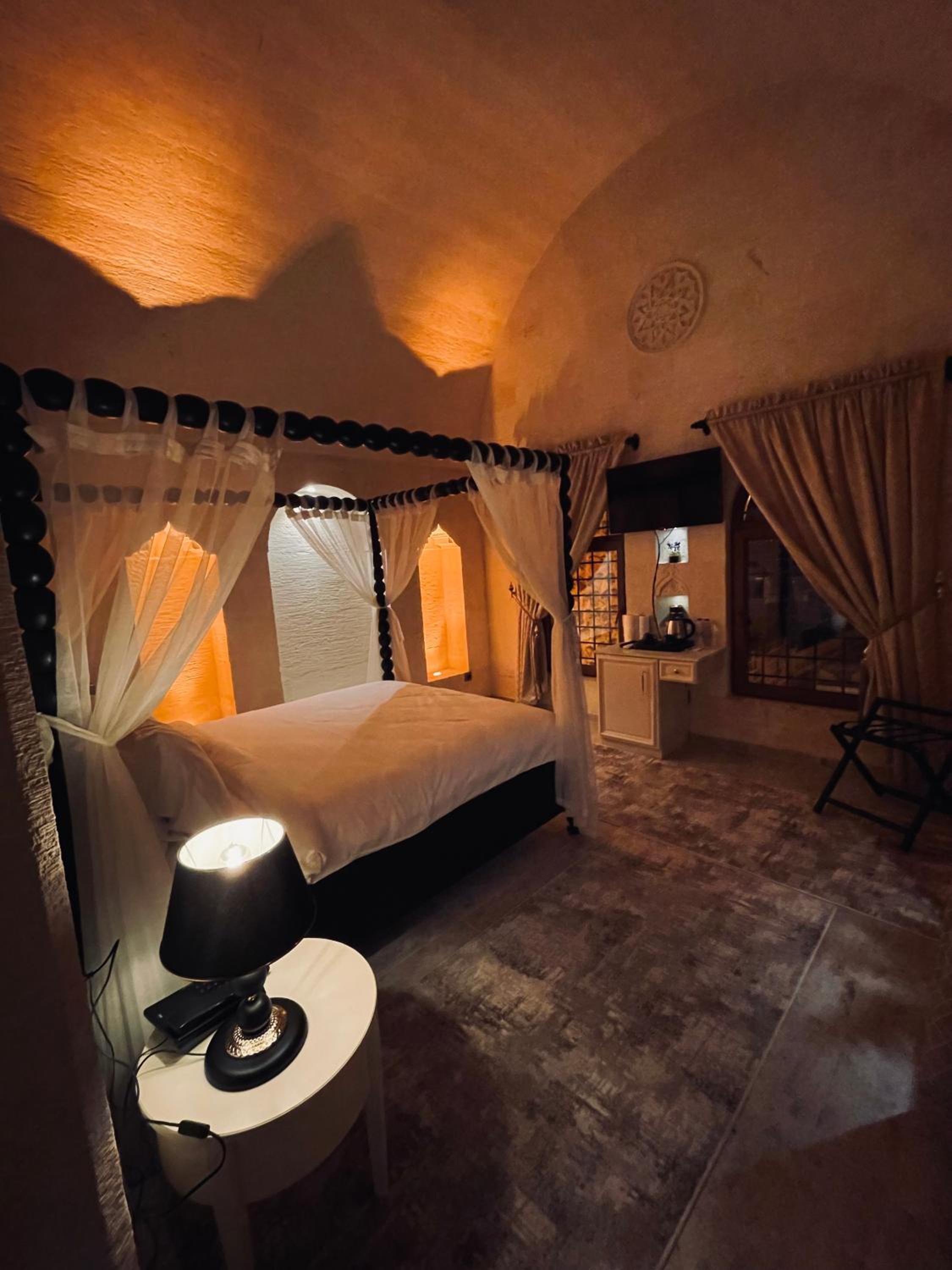 Deluxe Room - Photo 3