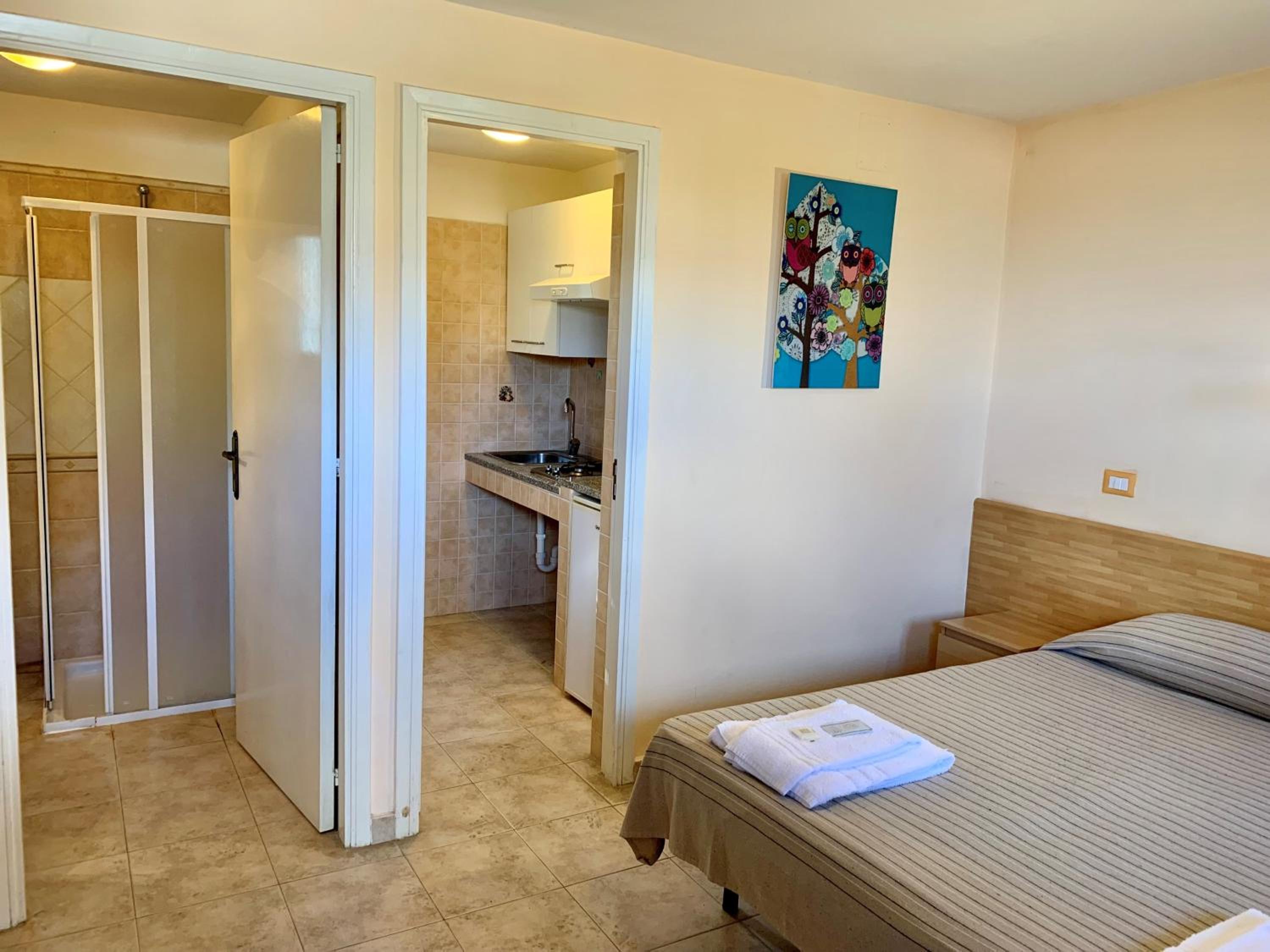 Studio (2 Adults) - Photo 1