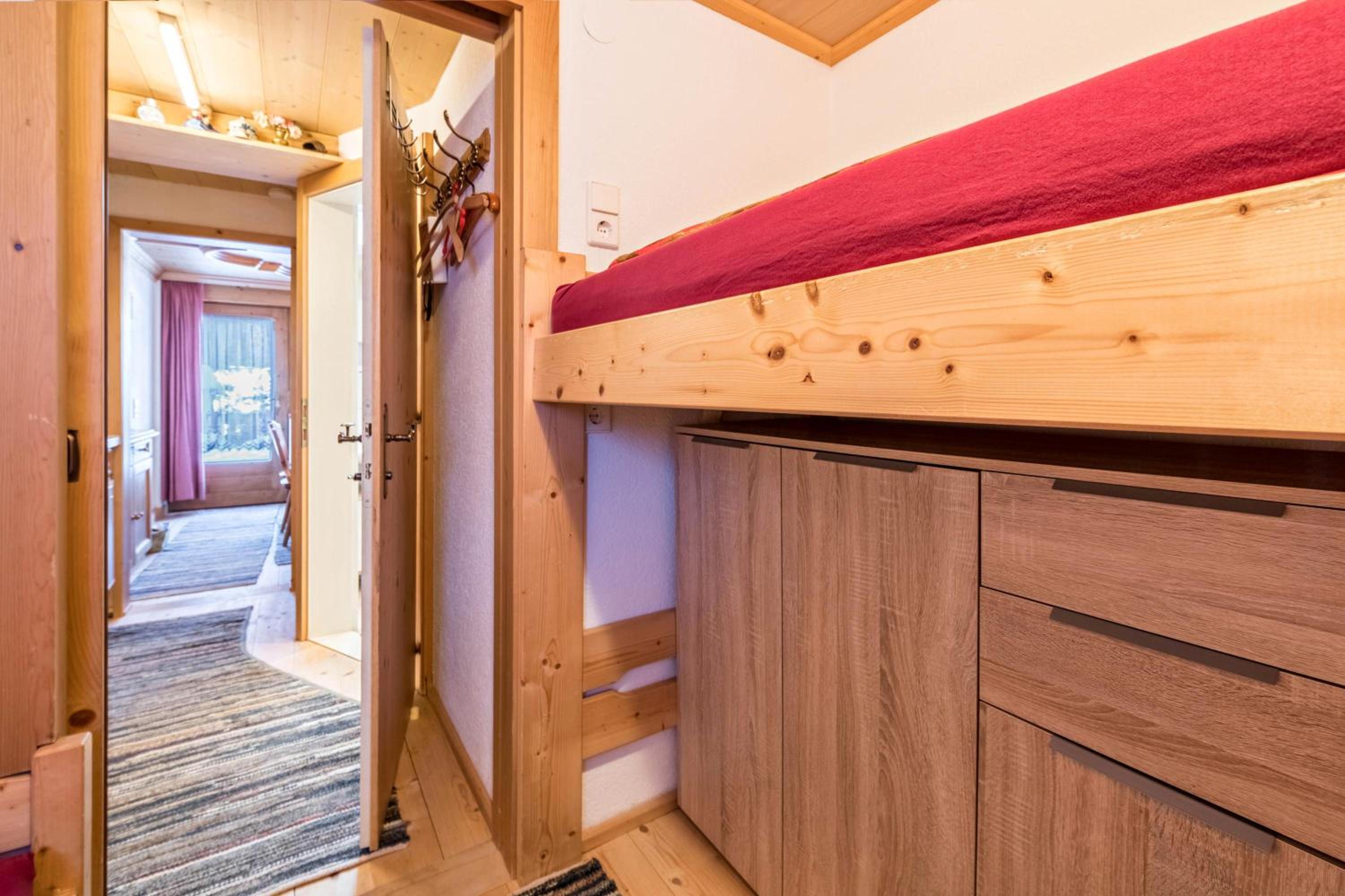 One-Bedroom Apartment with Garden View photo 2