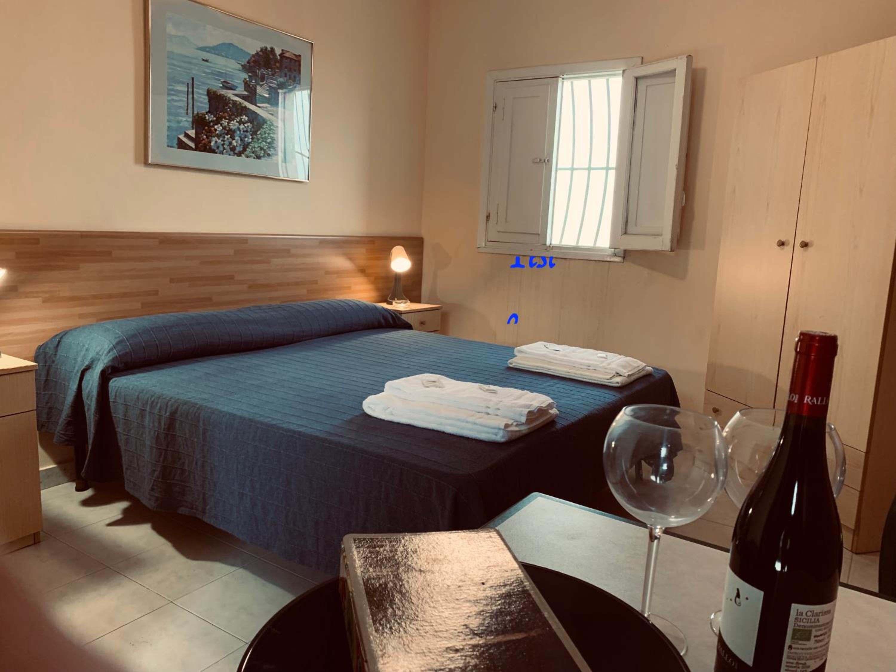 Two-Room Apartment (4 Adults) - Photo 1