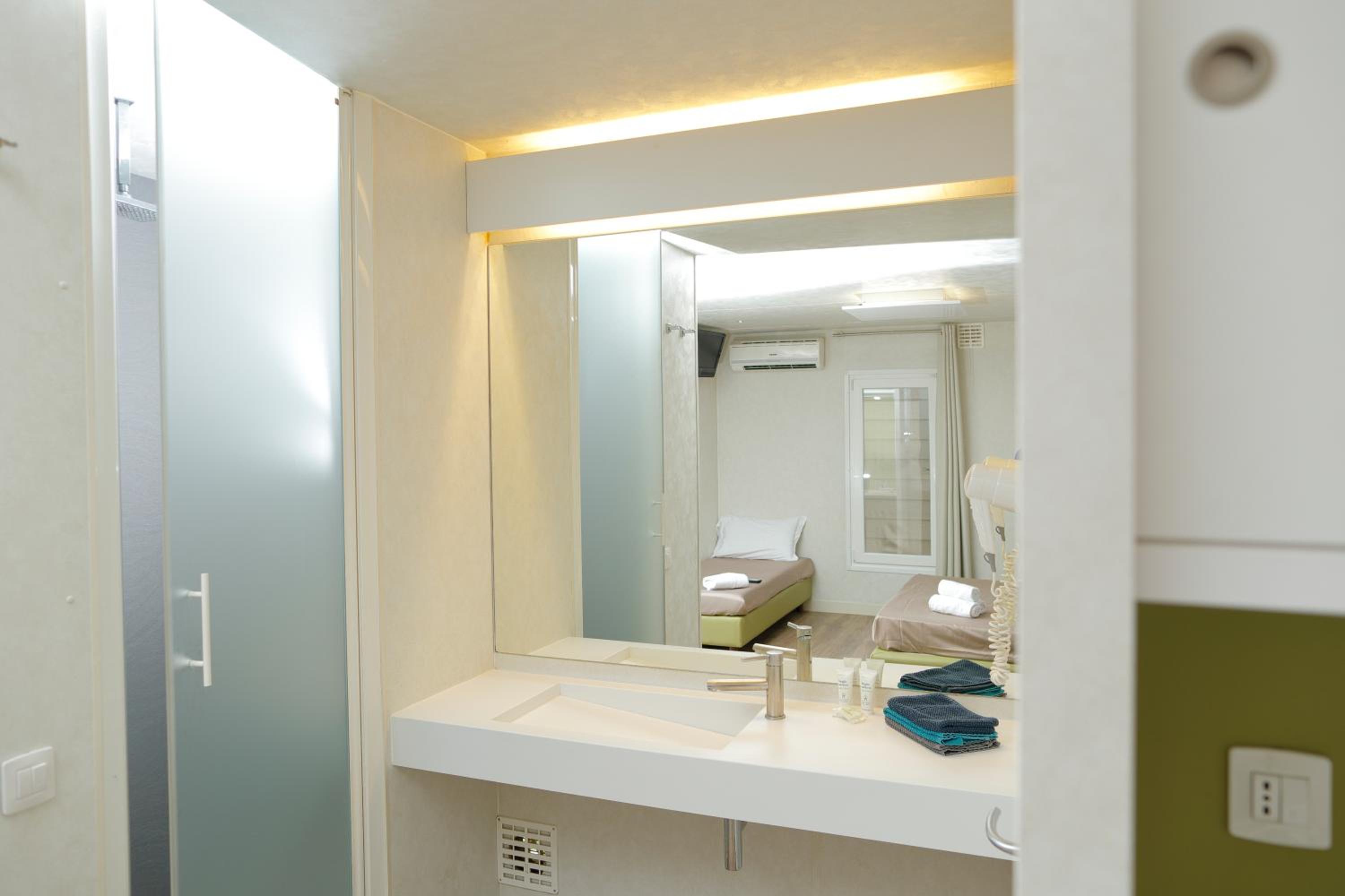 Deluxe Bungalow - Photo 19
