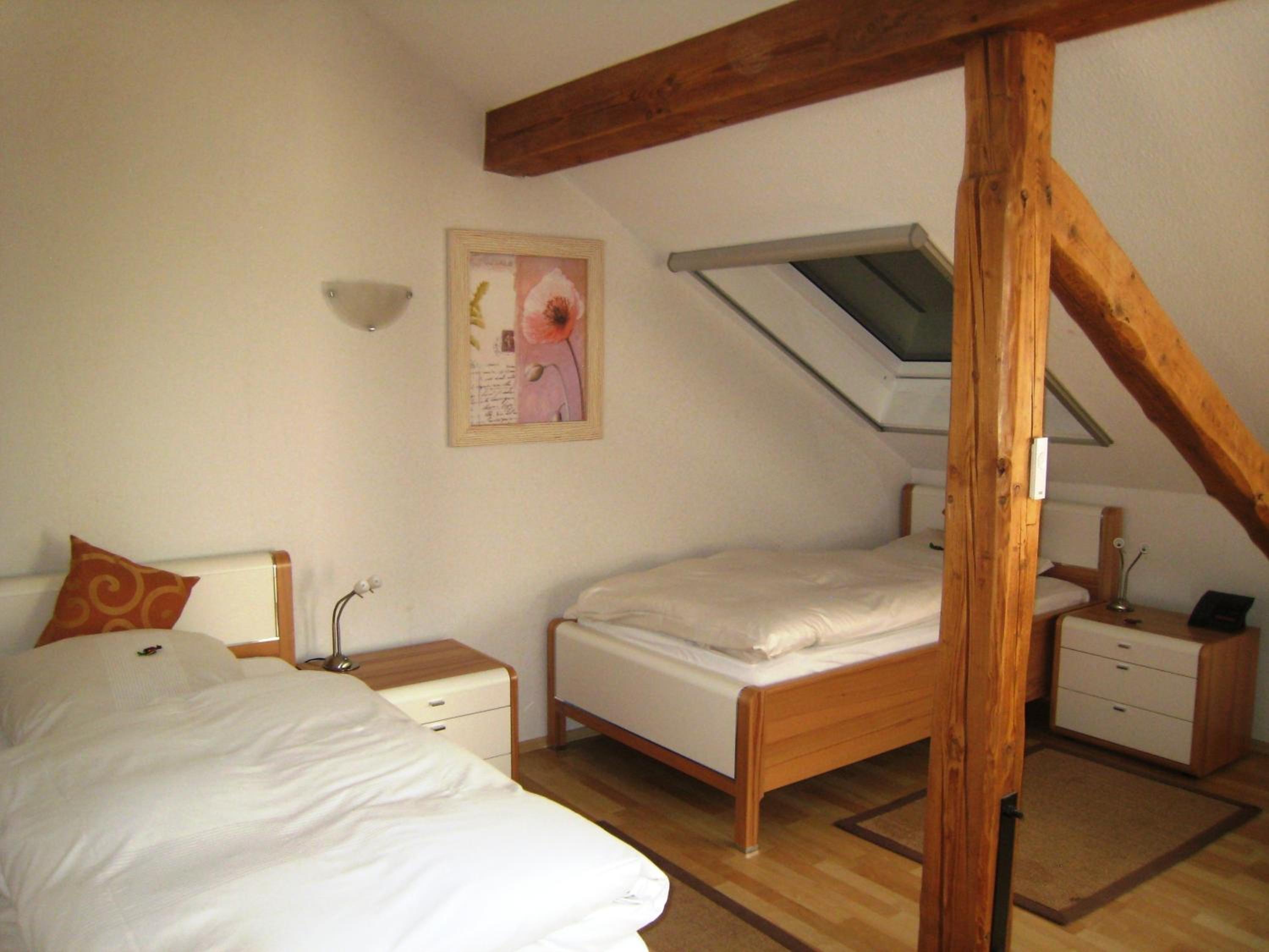 Twin Room - Photo 3