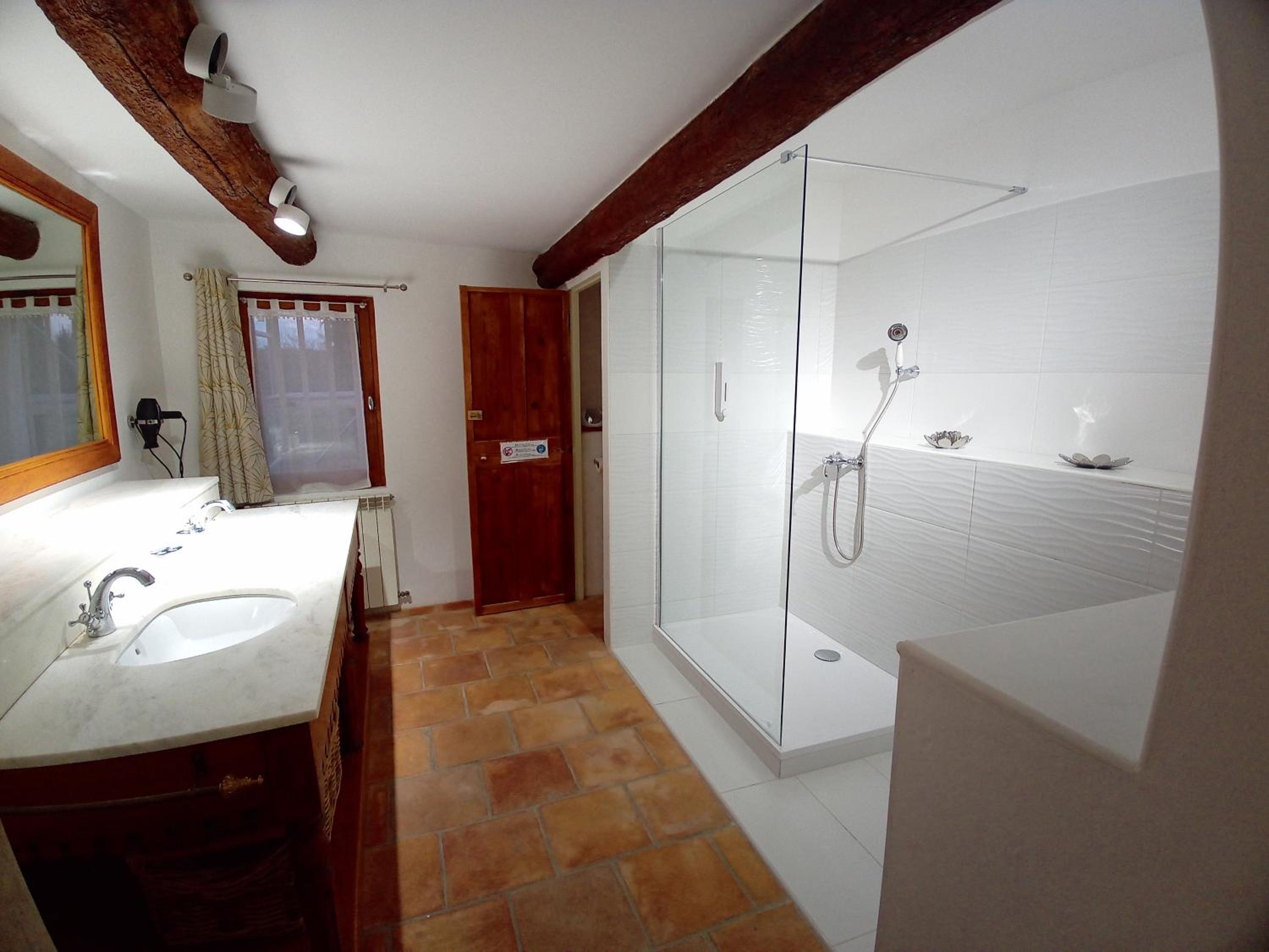 Double Room with Private Bathroom photo 2