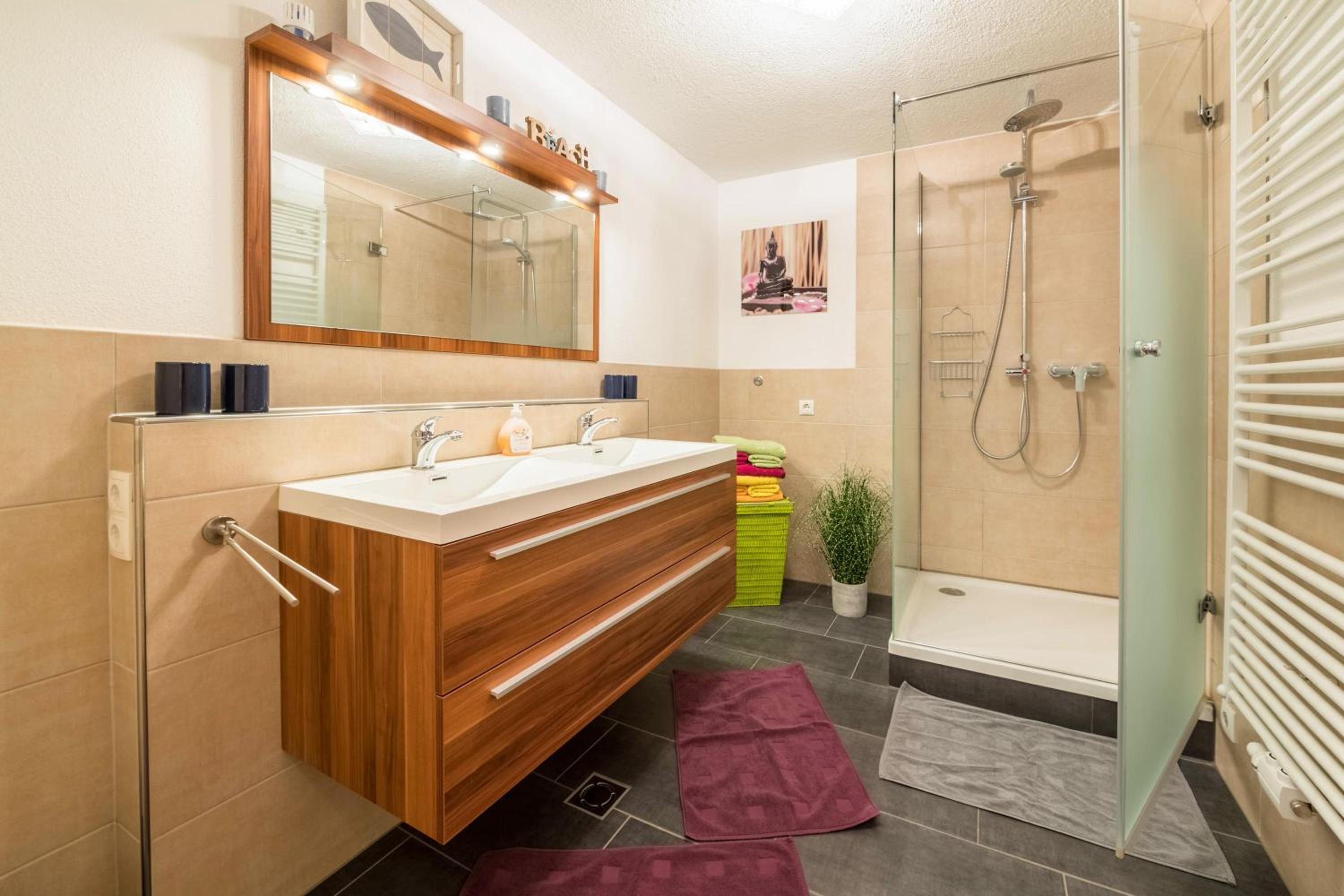 Two-Bedroom Apartment with Mountain View photo 3