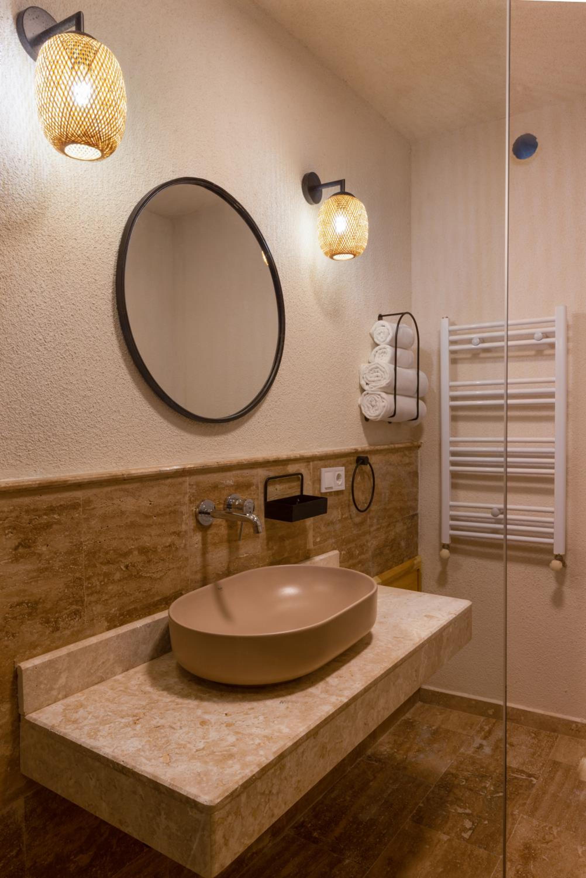 Standard Double Room - Photo 6