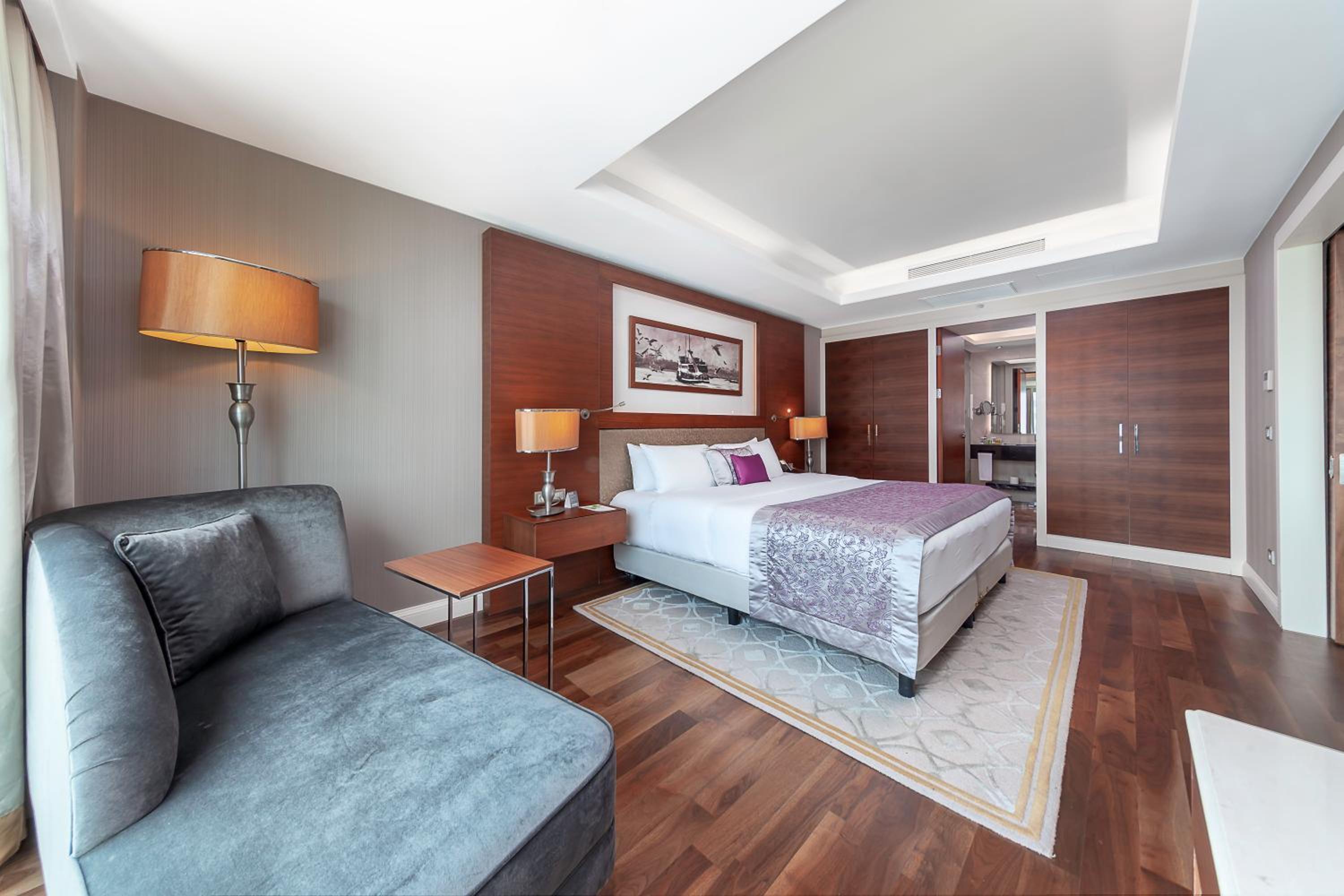 Executive Suite with Prince's Islands View - Lounge Access photo 1
