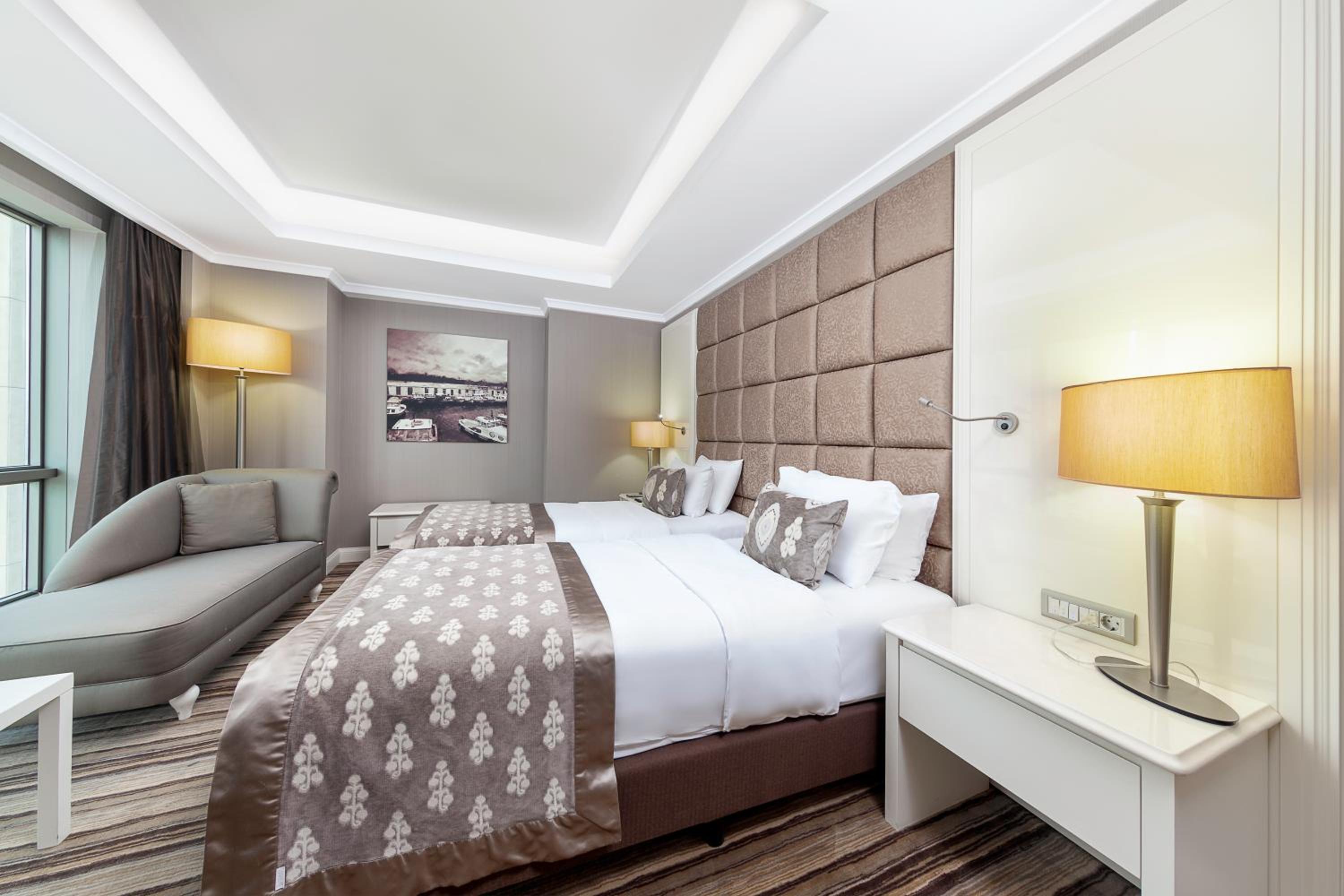 Deluxe Room with Prince's Islands View  photo 1