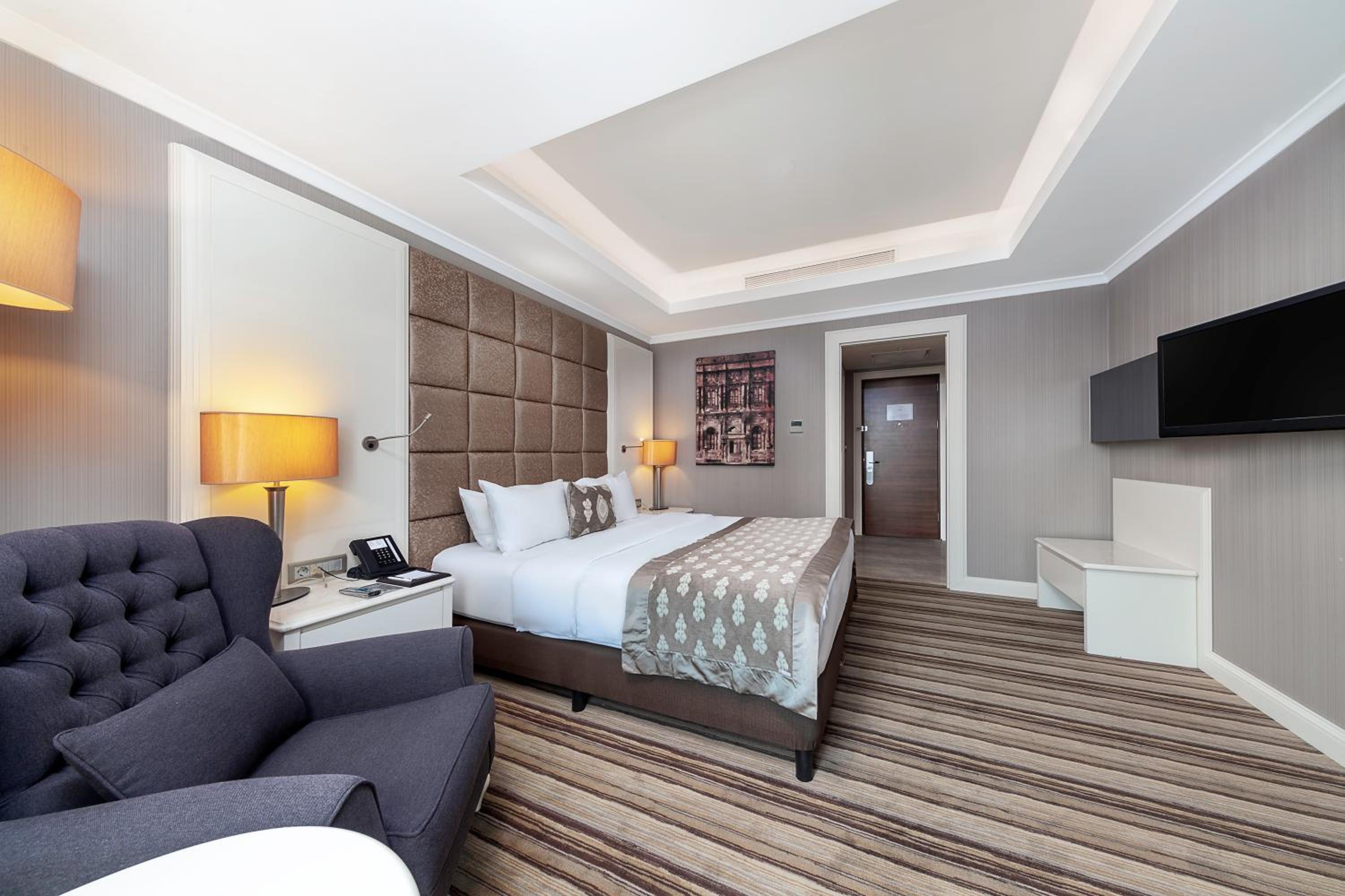Superior Room with City View photo 3
