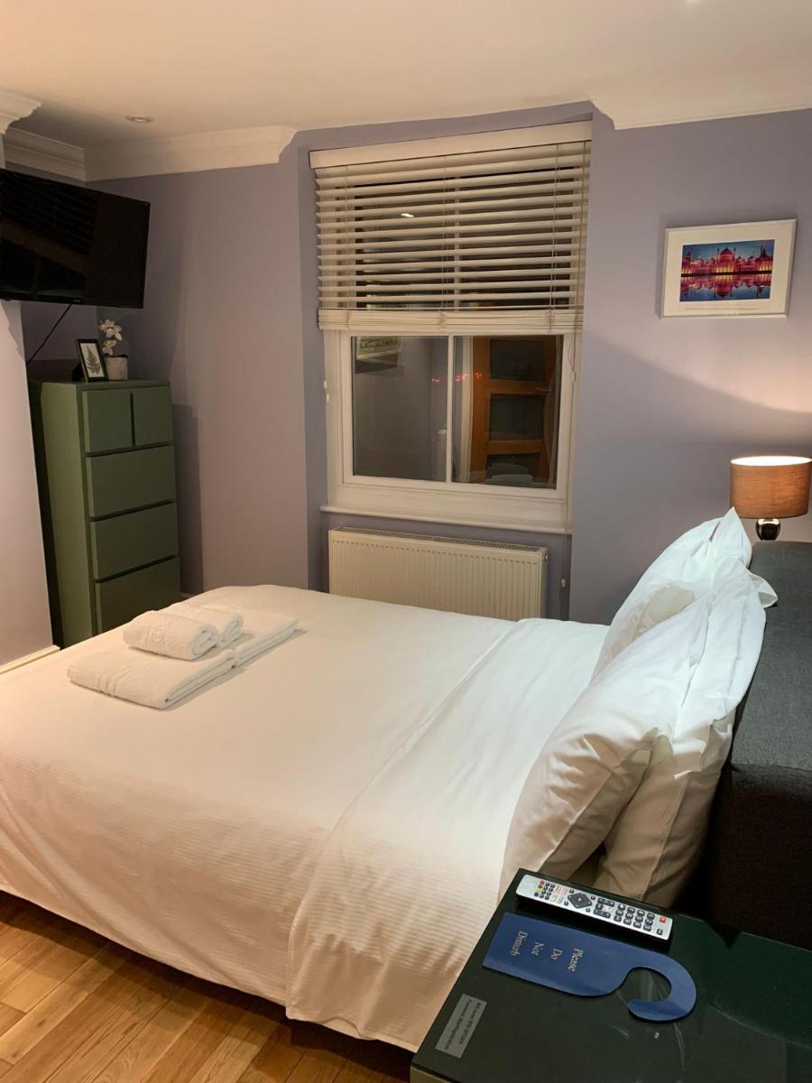 Economy Double Room photo 2