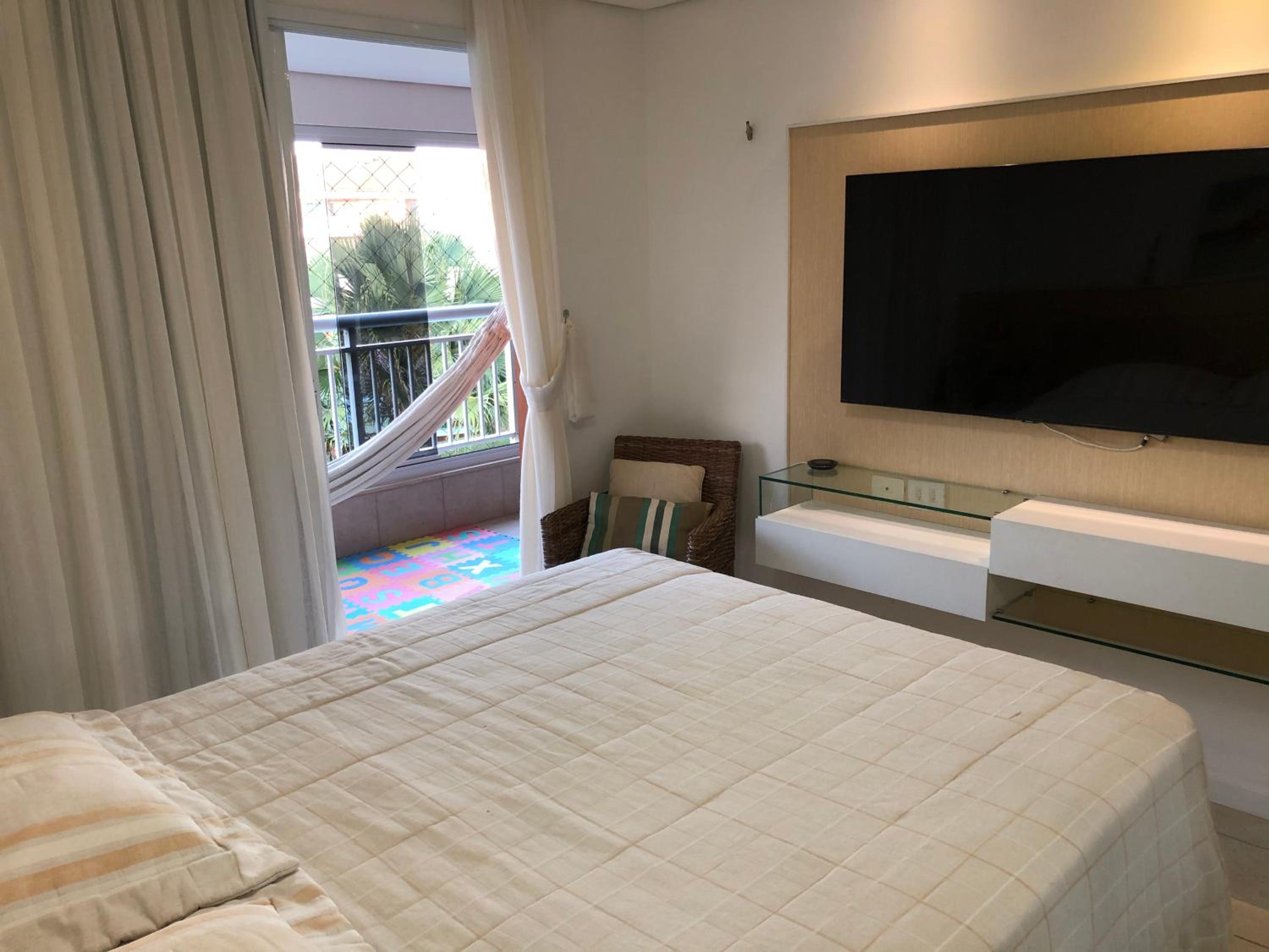 Three-Bedroom Apartment - Photo 21