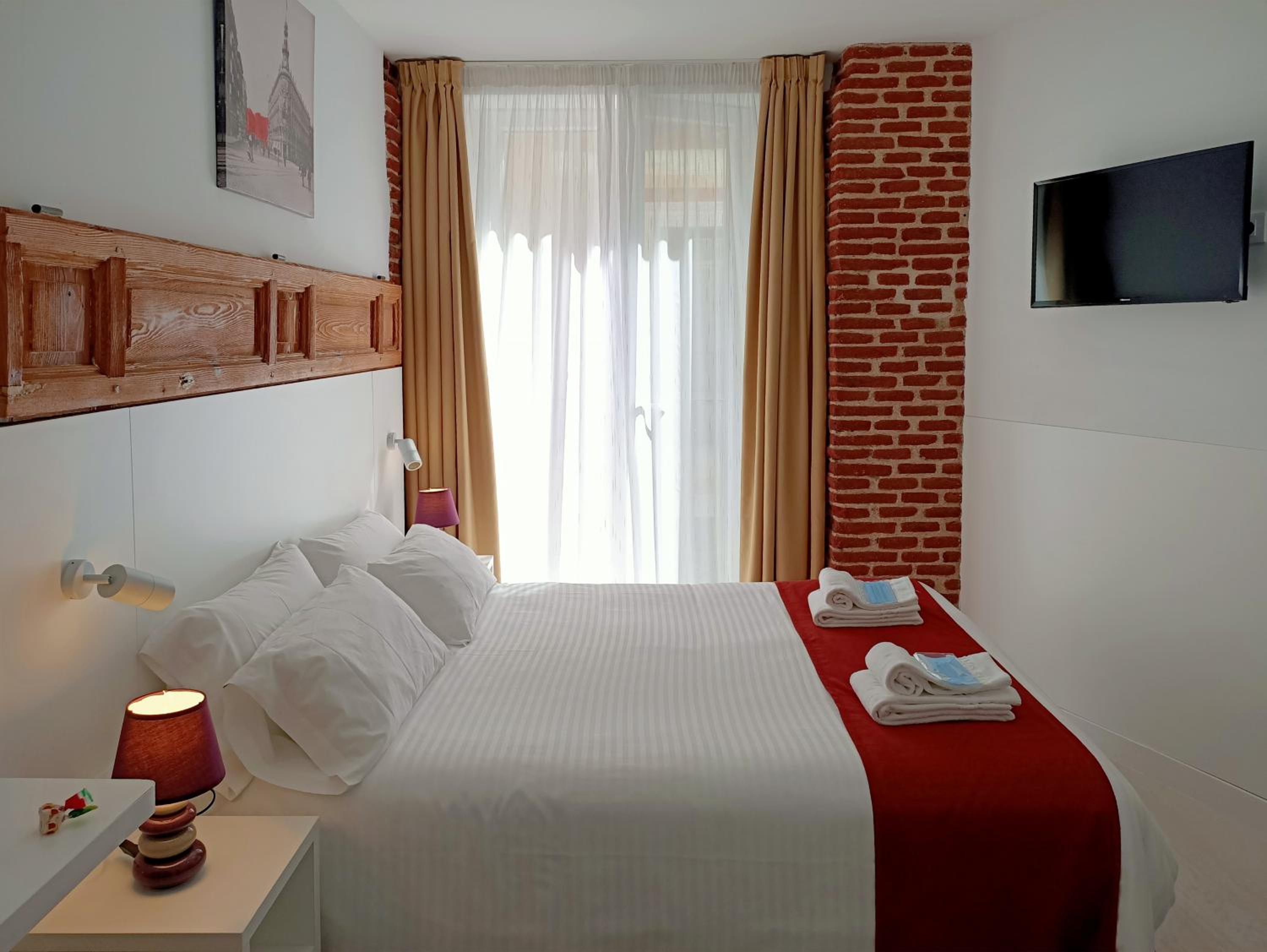 Double Room with Balcony photo 2