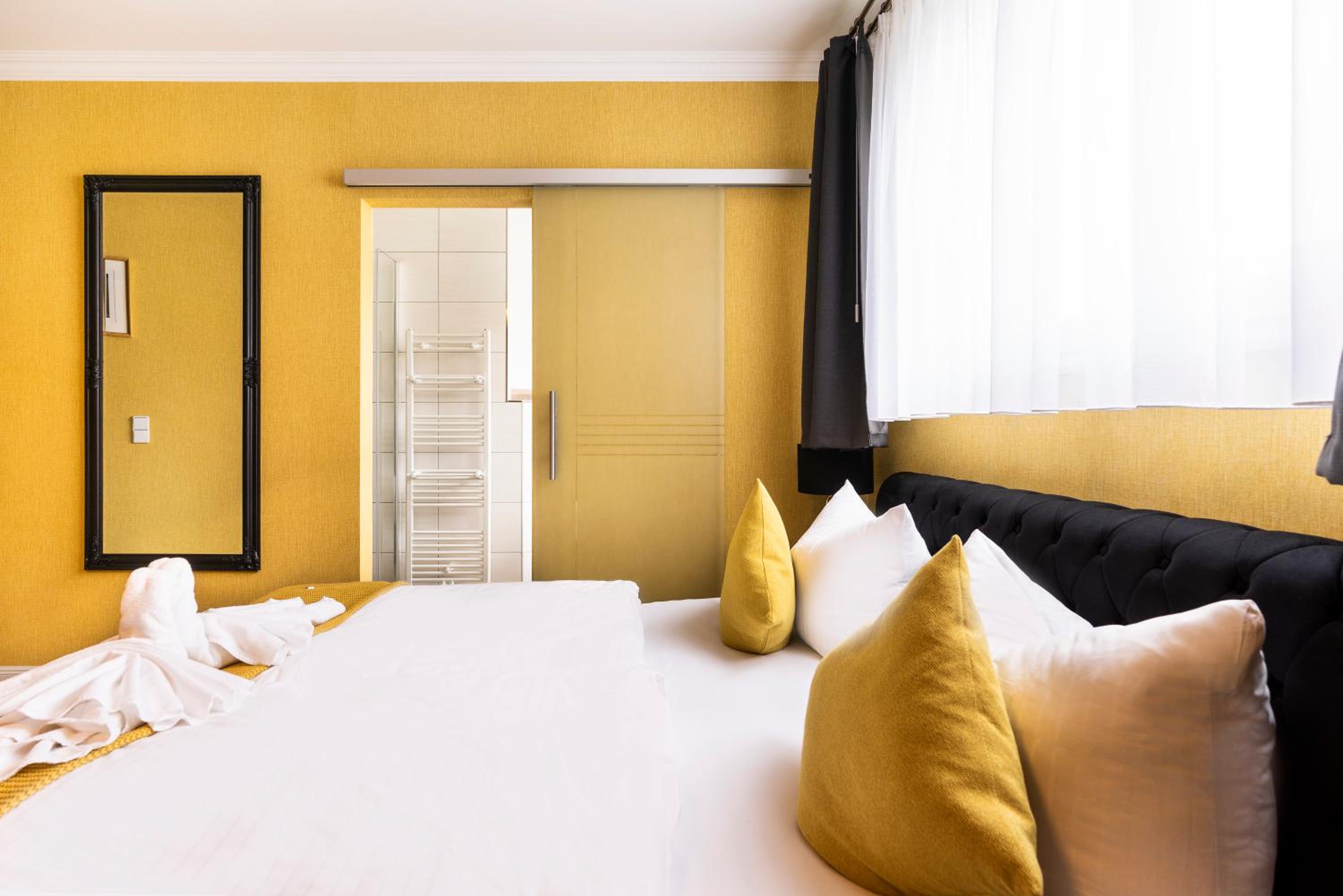 Double Room - Photo 11