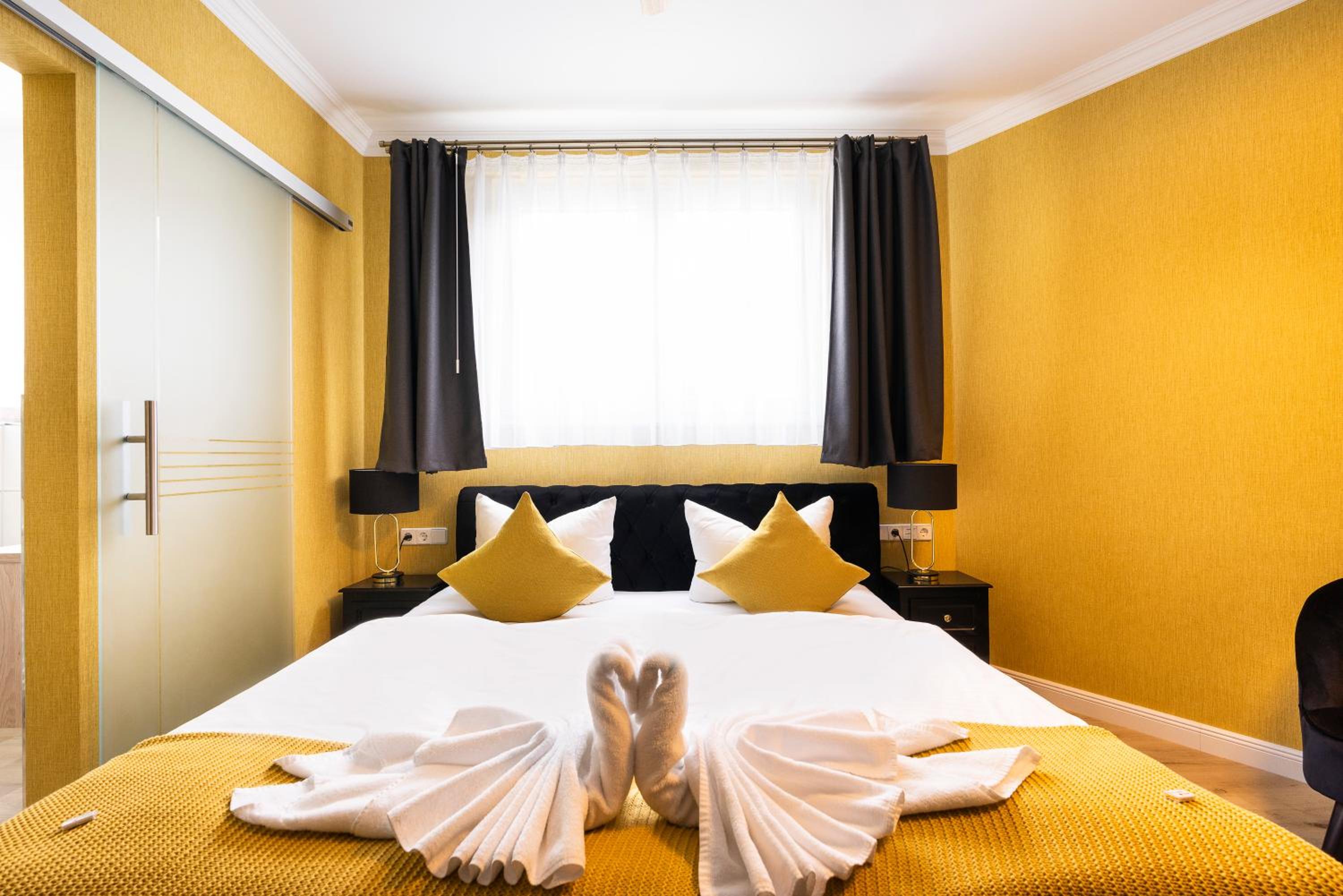 Double Room - Photo 17