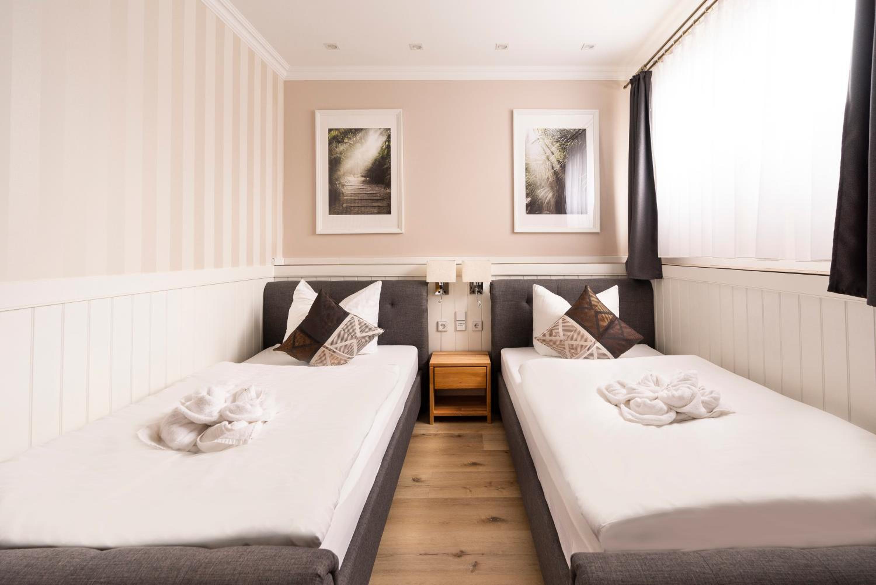 Double Room - Photo 8