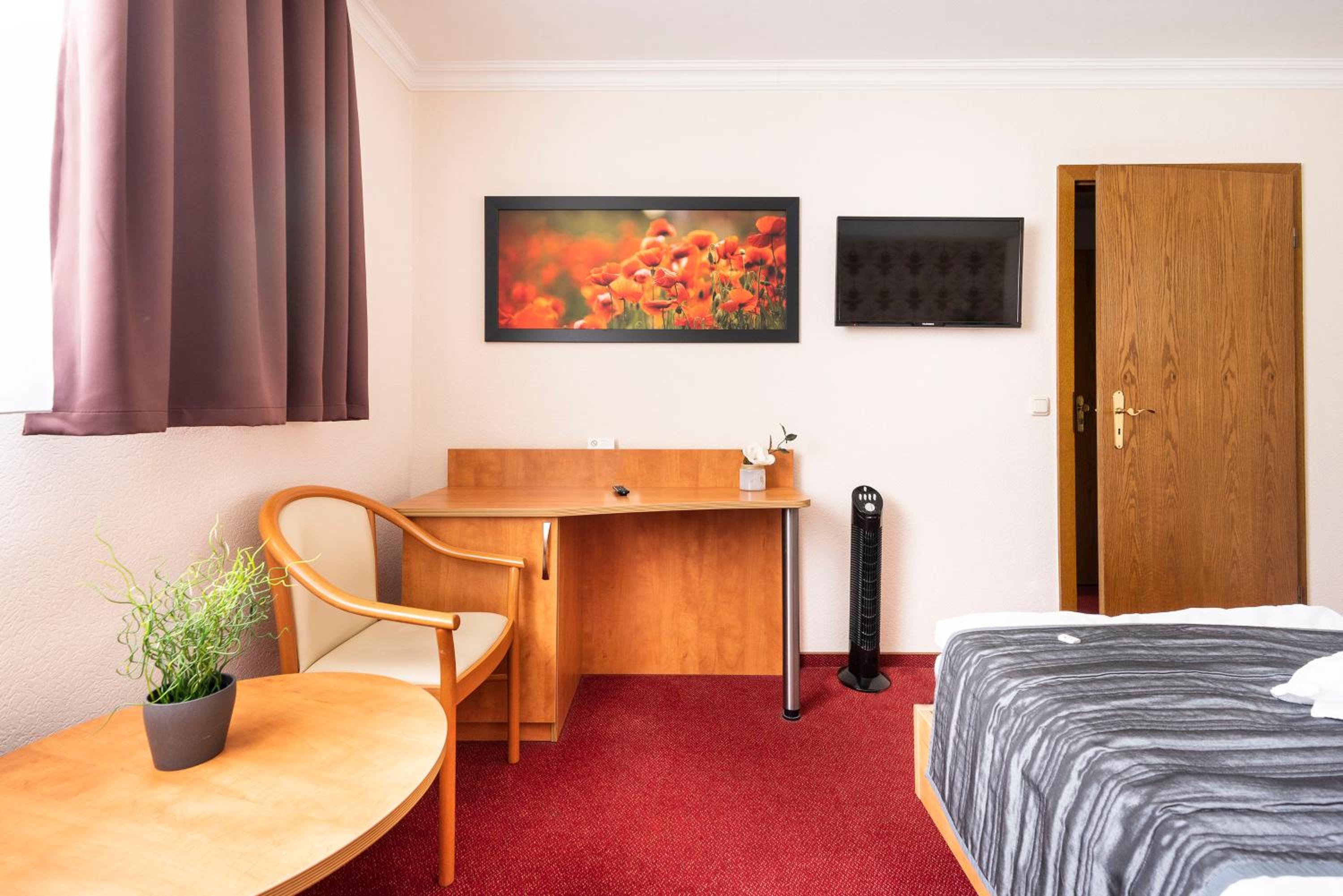 Double Room - Photo 10