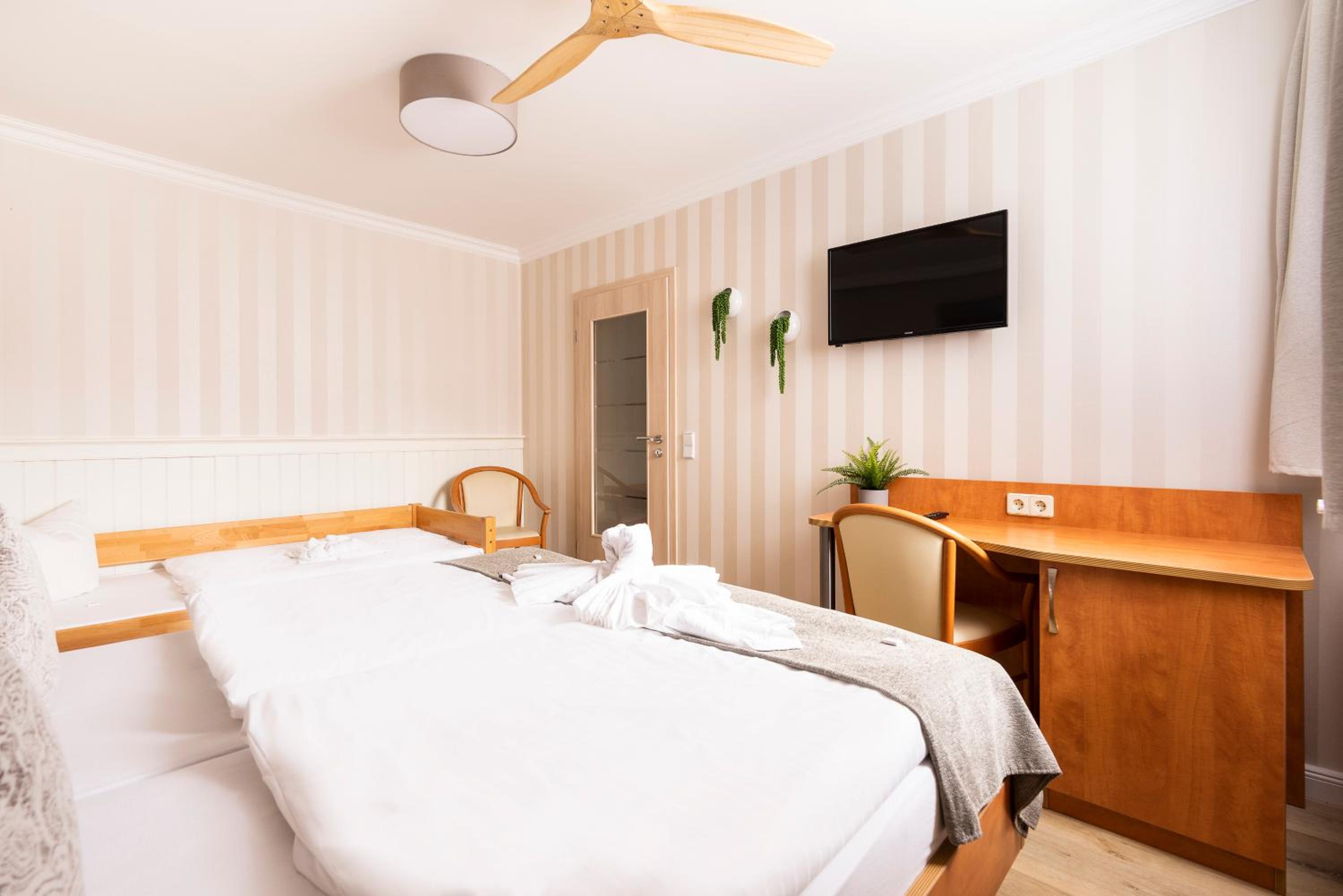 Triple Room - Photo 5