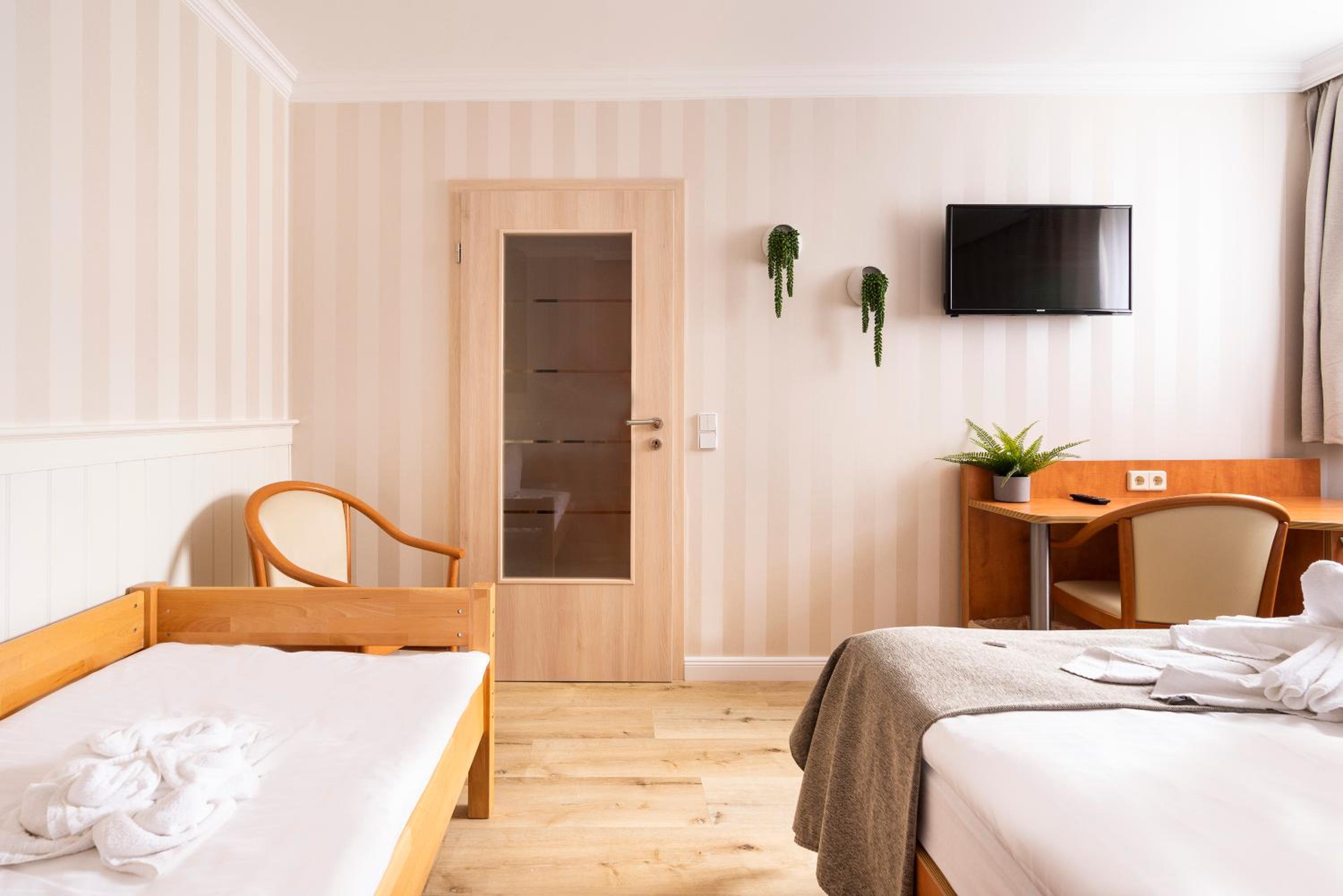 Triple Room - Photo 6