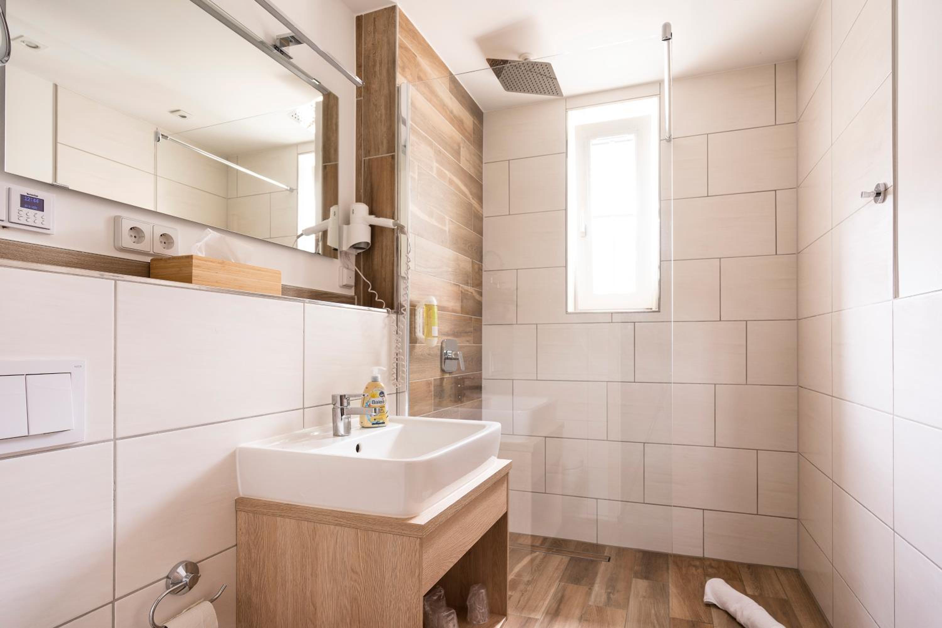 Triple Room - Photo 7