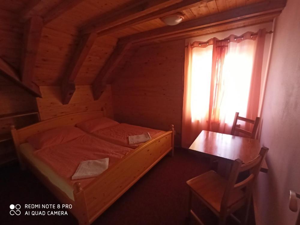 Triple Room with Bathroom photo 2