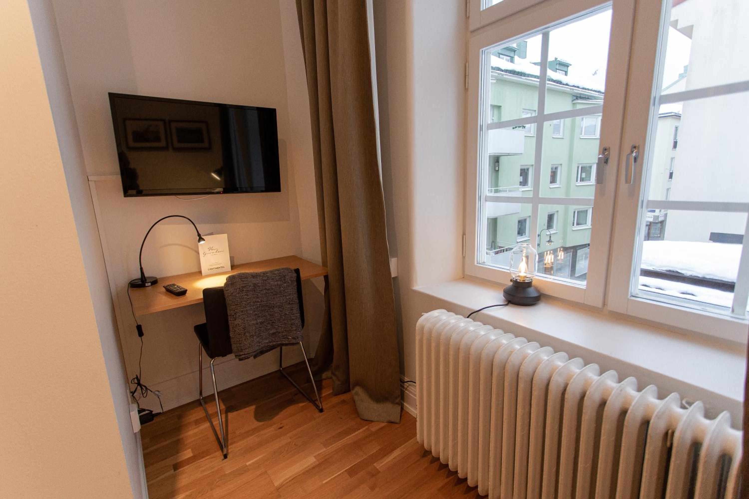 Small Studio (1 Adult) photo 3