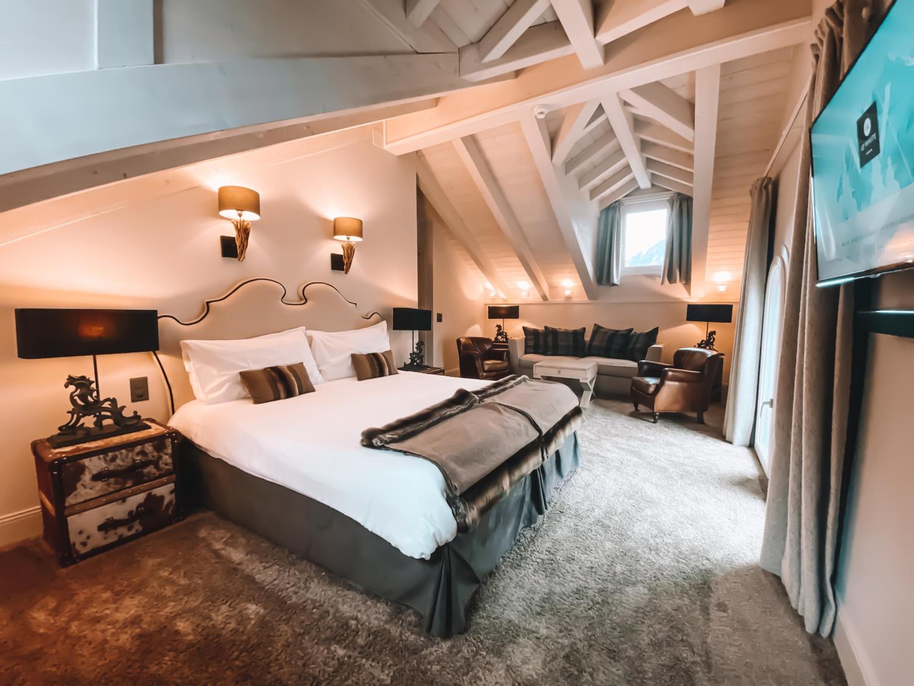 Suite with Mountain View