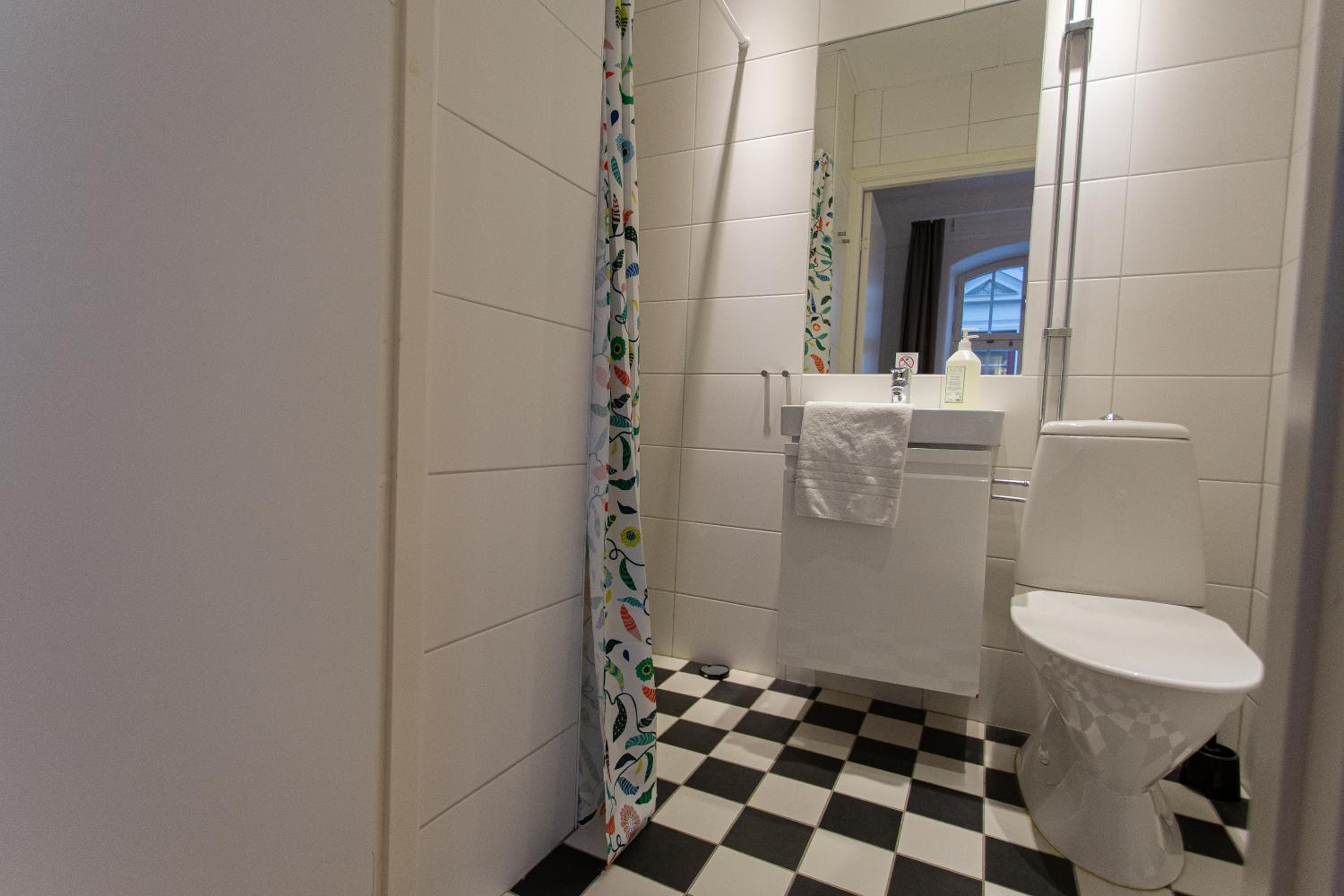 Studio (2 Adults) - Photo 9