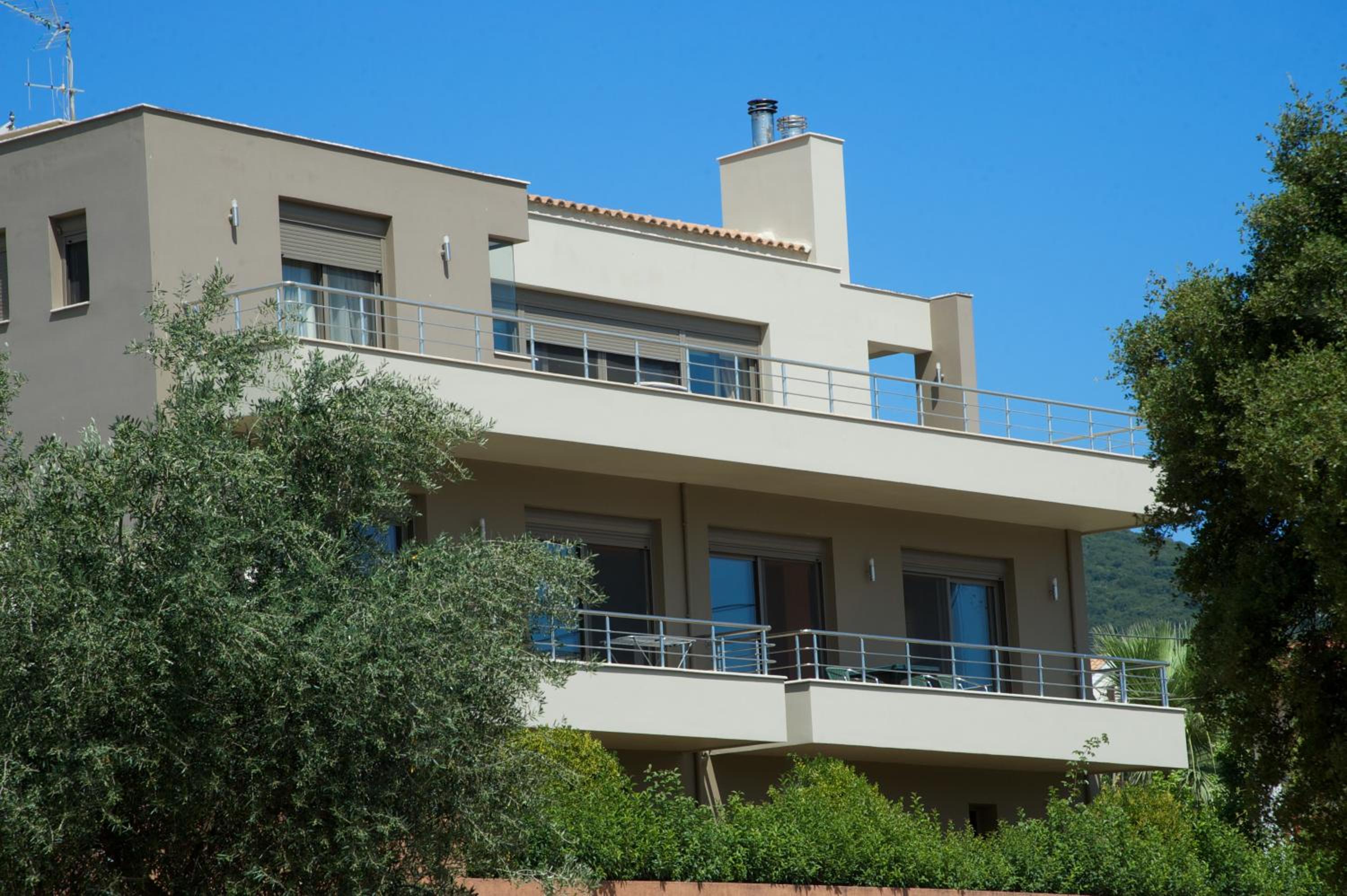 Three-Bedroom Villa with Private Pool photo 1