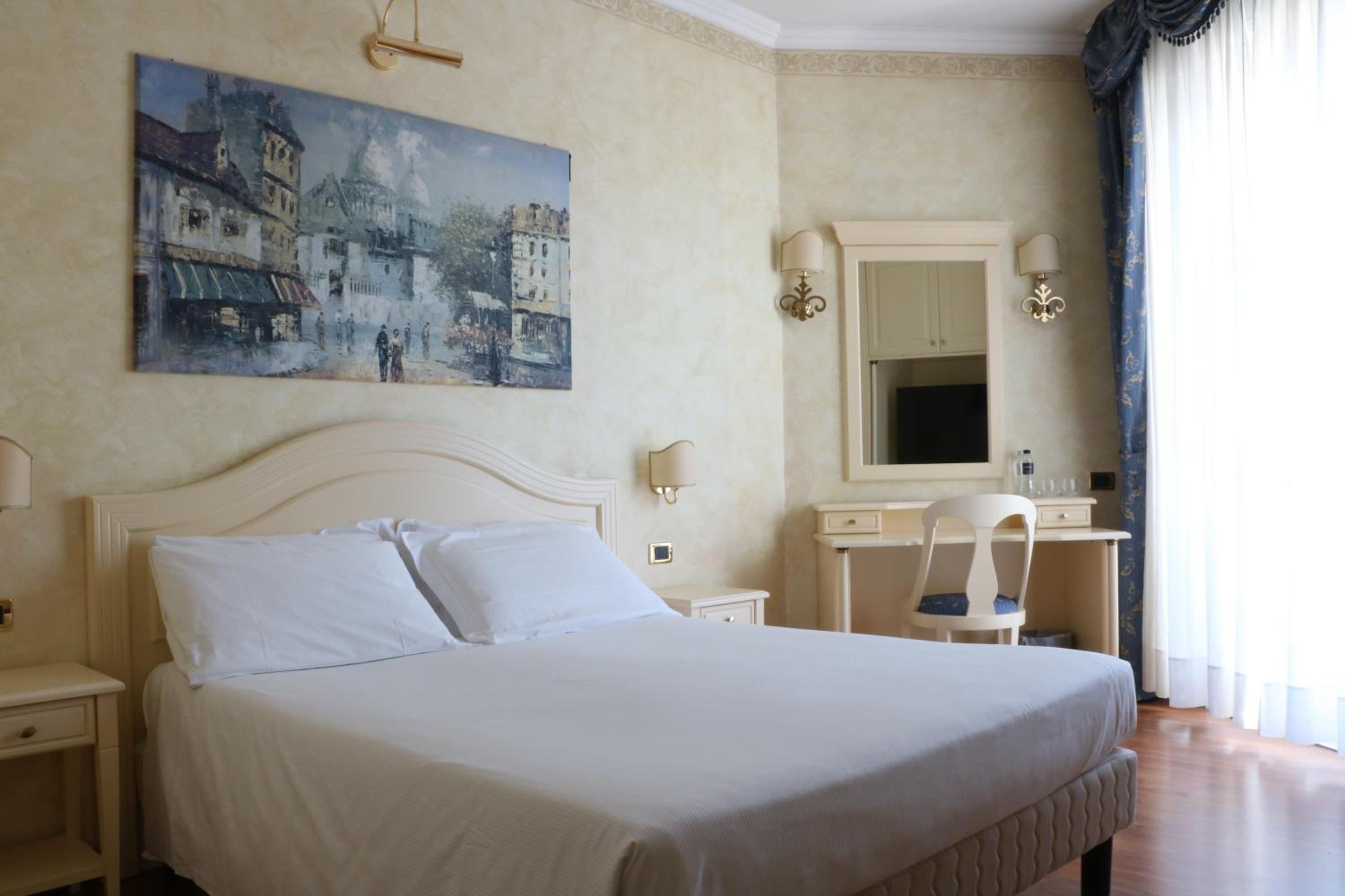 Double or Twin Room photo 2