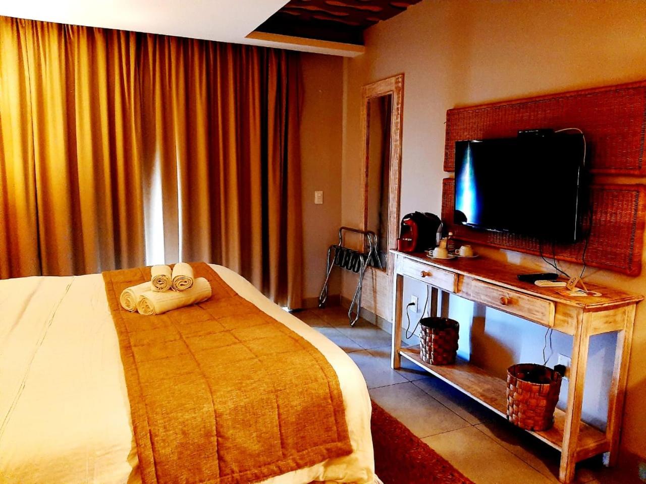 Deluxe Suite with Sea View photo 2