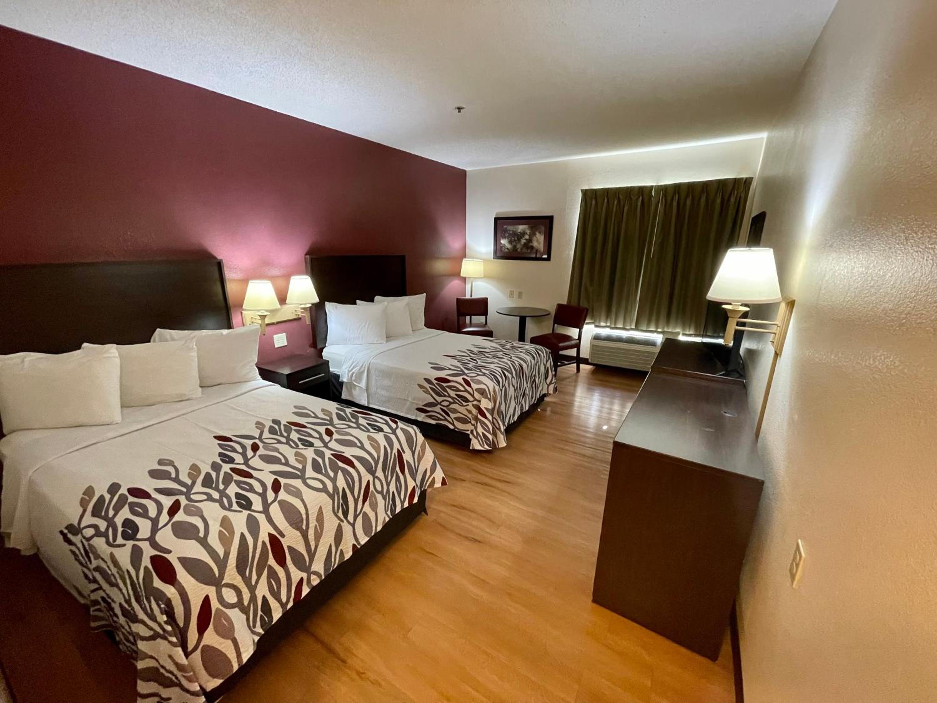 Deluxe Double Room with Two Double Beds - Non-Smoking - Photo 2