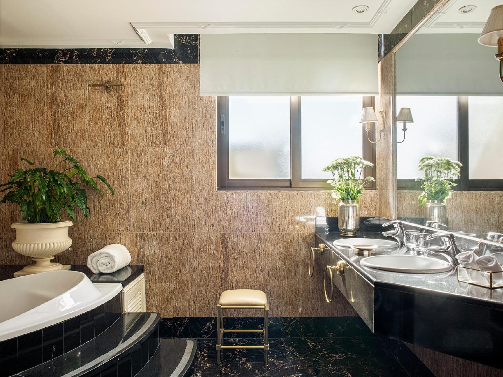 Castellana Presidential Suite Red Level