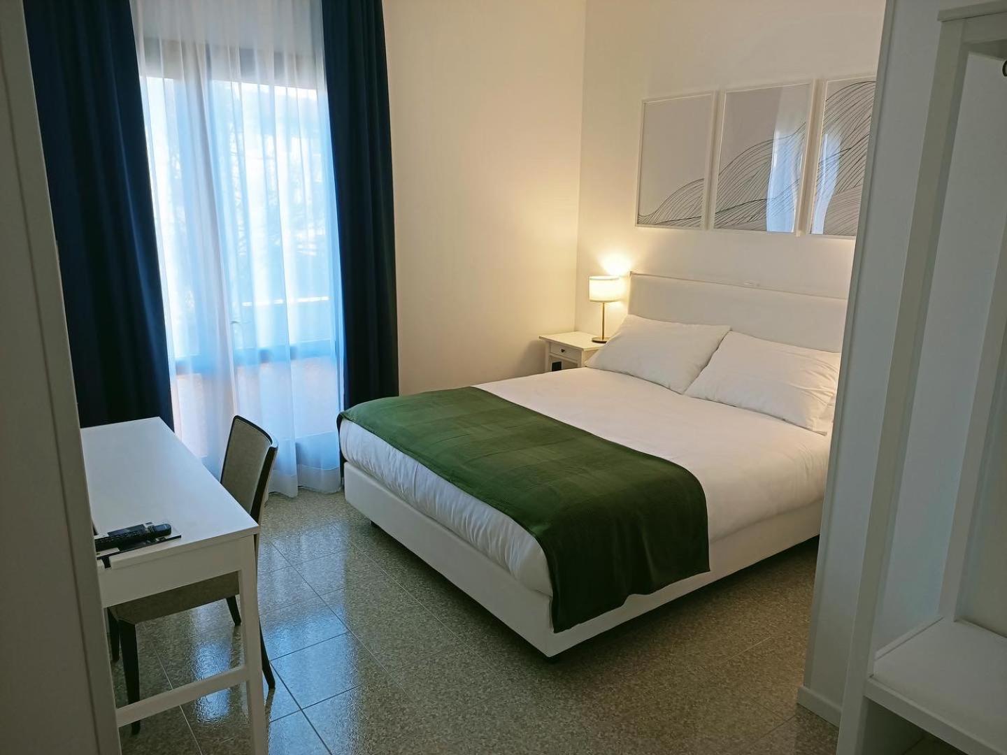 Double Room with Balcony - Photo 1