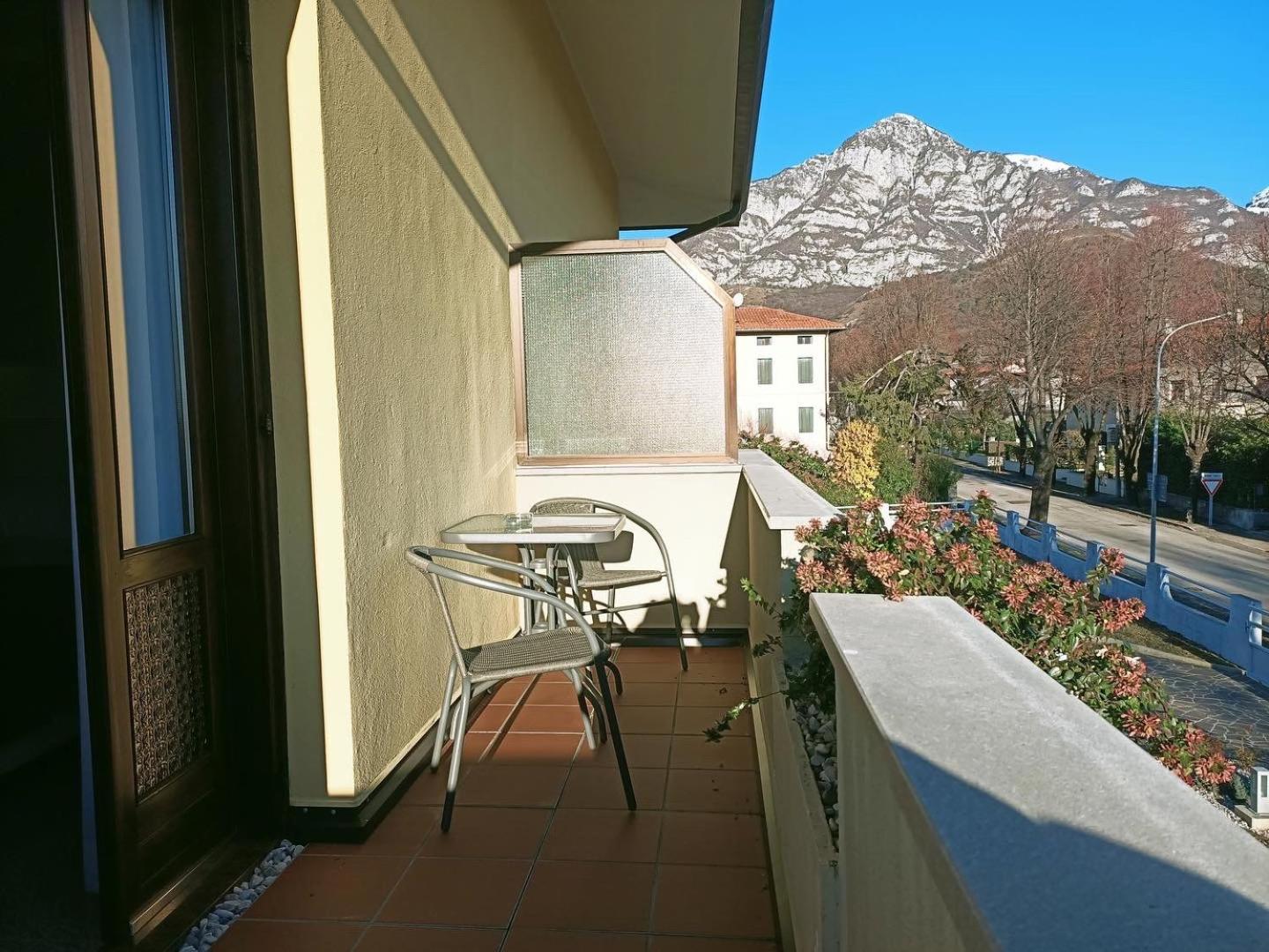 Double Room with Balcony - Photo 2