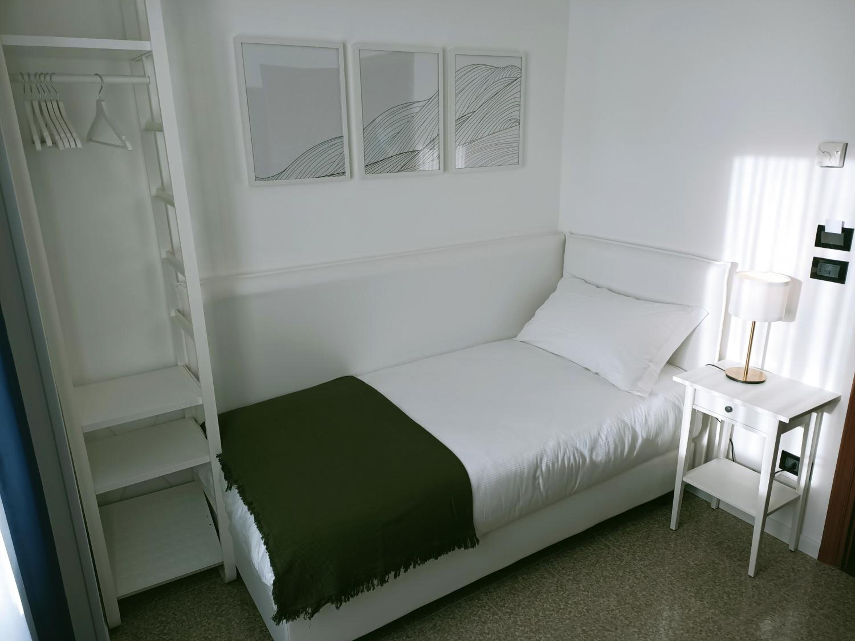 Single Room with Balcony photo 1