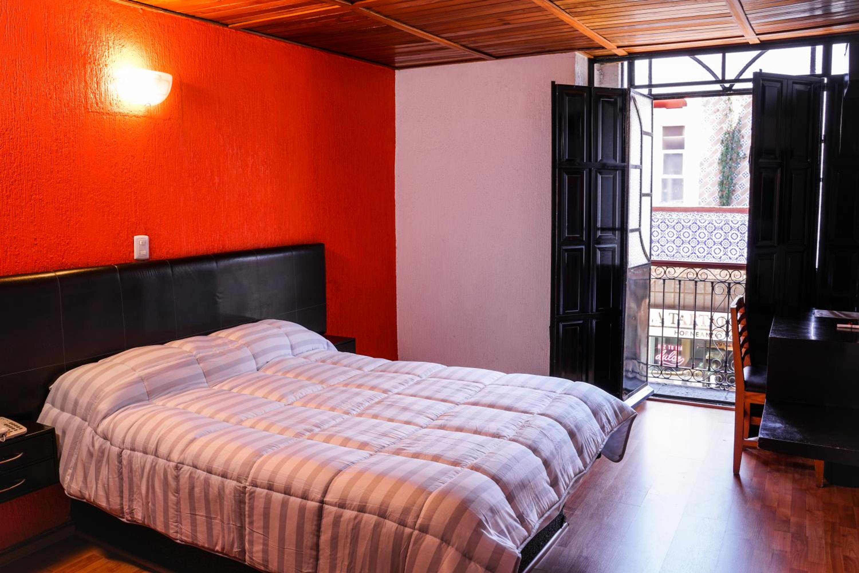 Standard Room photo 2