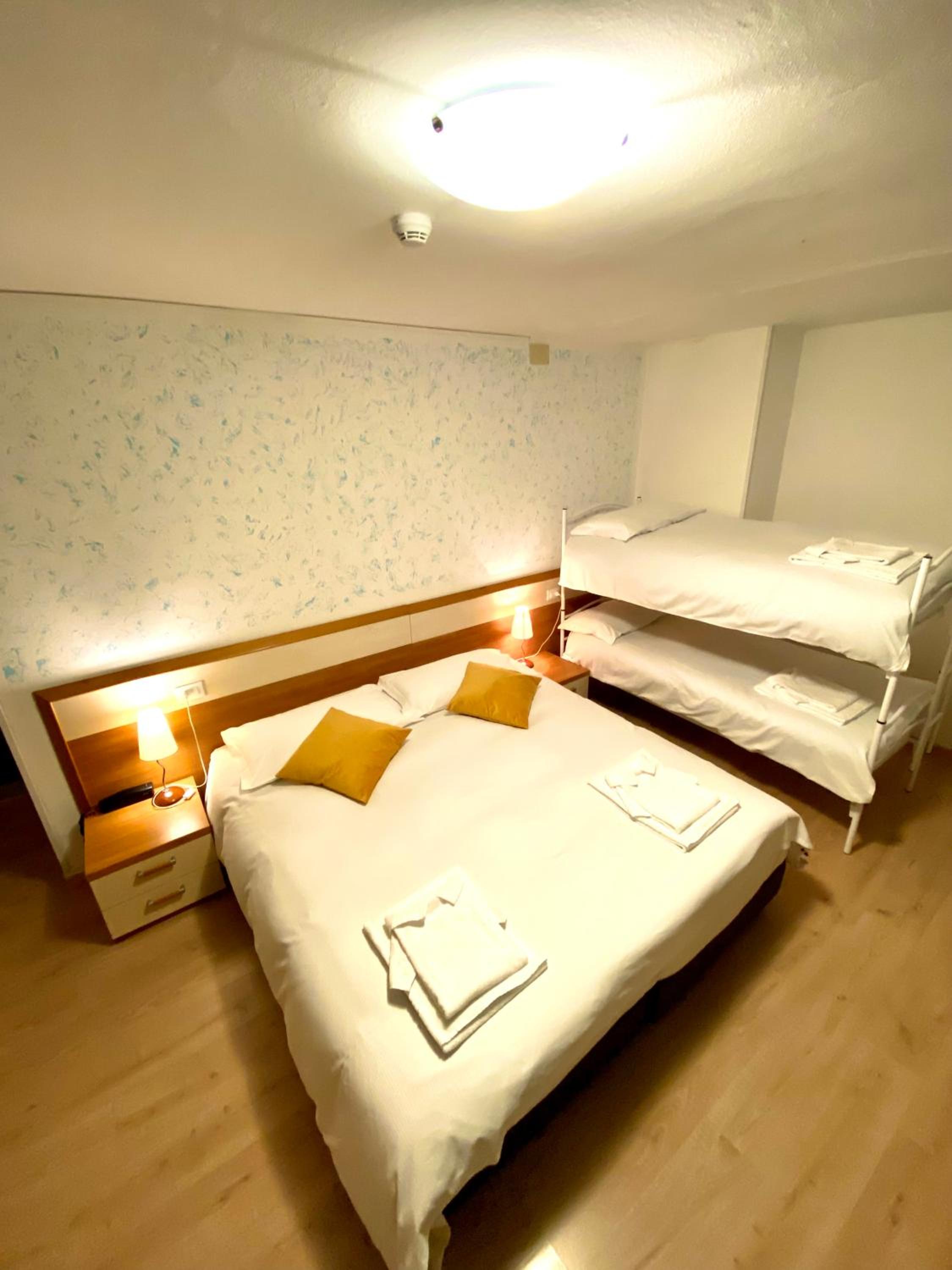 Quadruple Room - Photo 1