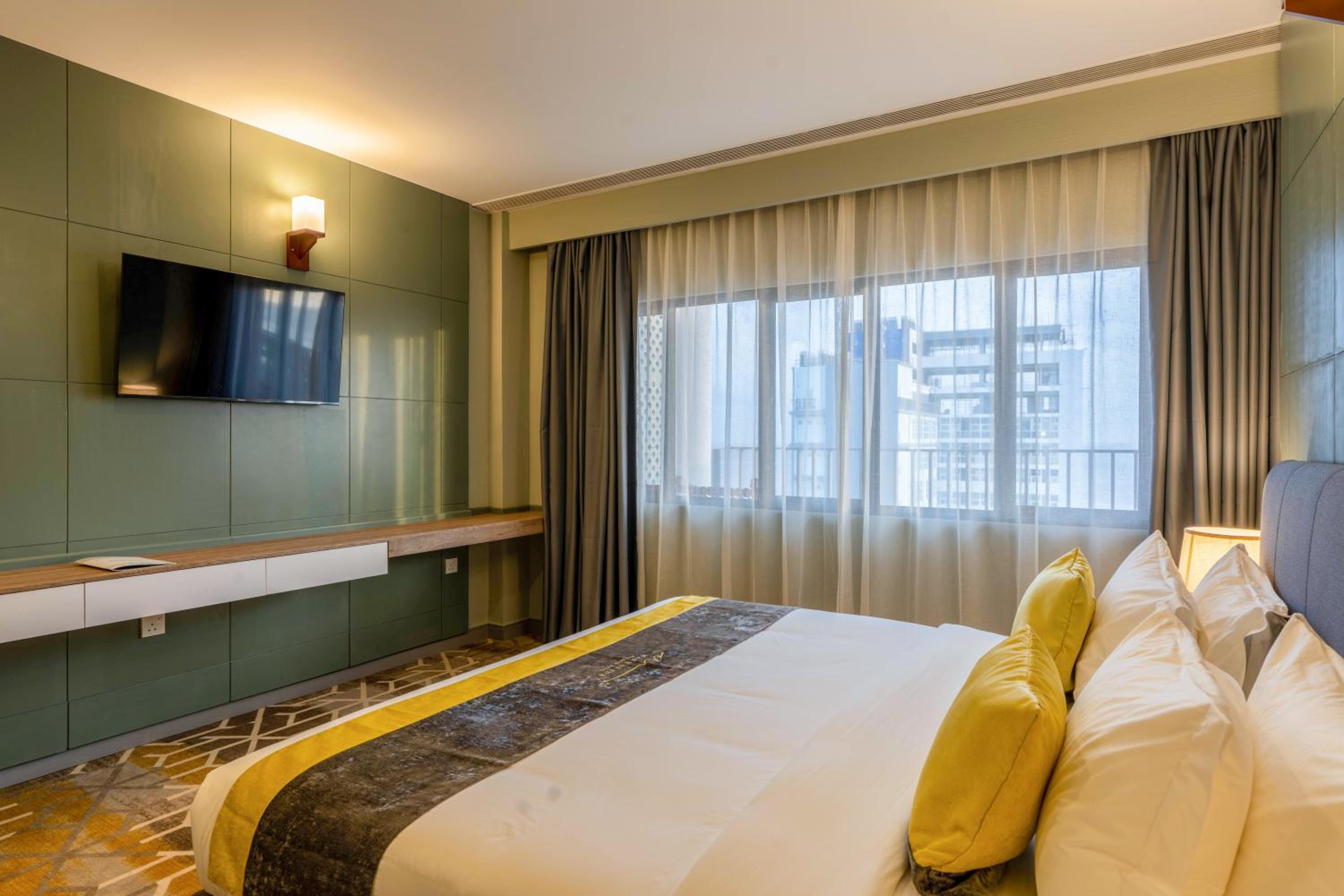 Deluxe Room (Free Return Airport Transfer & 10% discount on Food & Beverage) - Photo 3