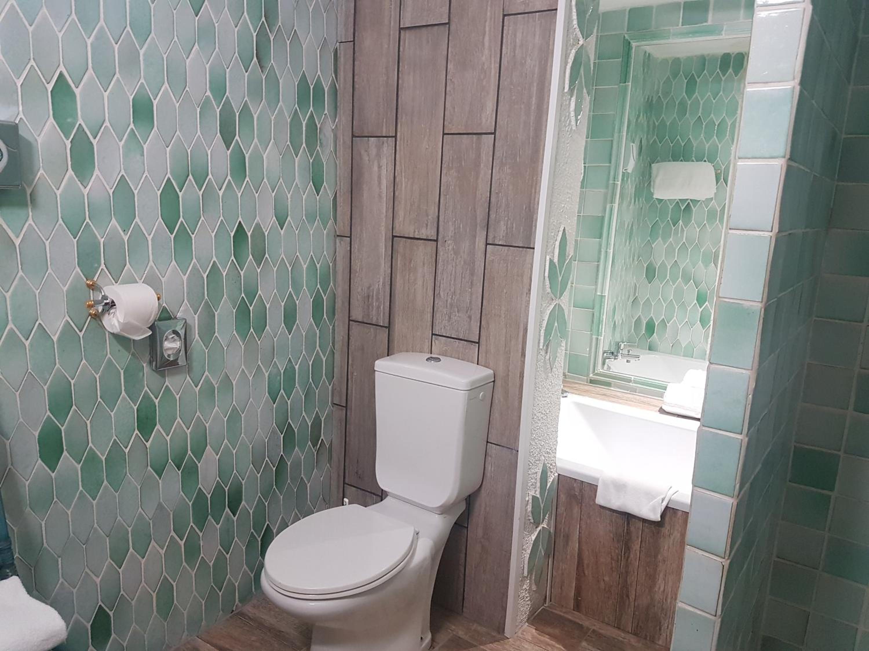 Standard Double Room - Photo 19