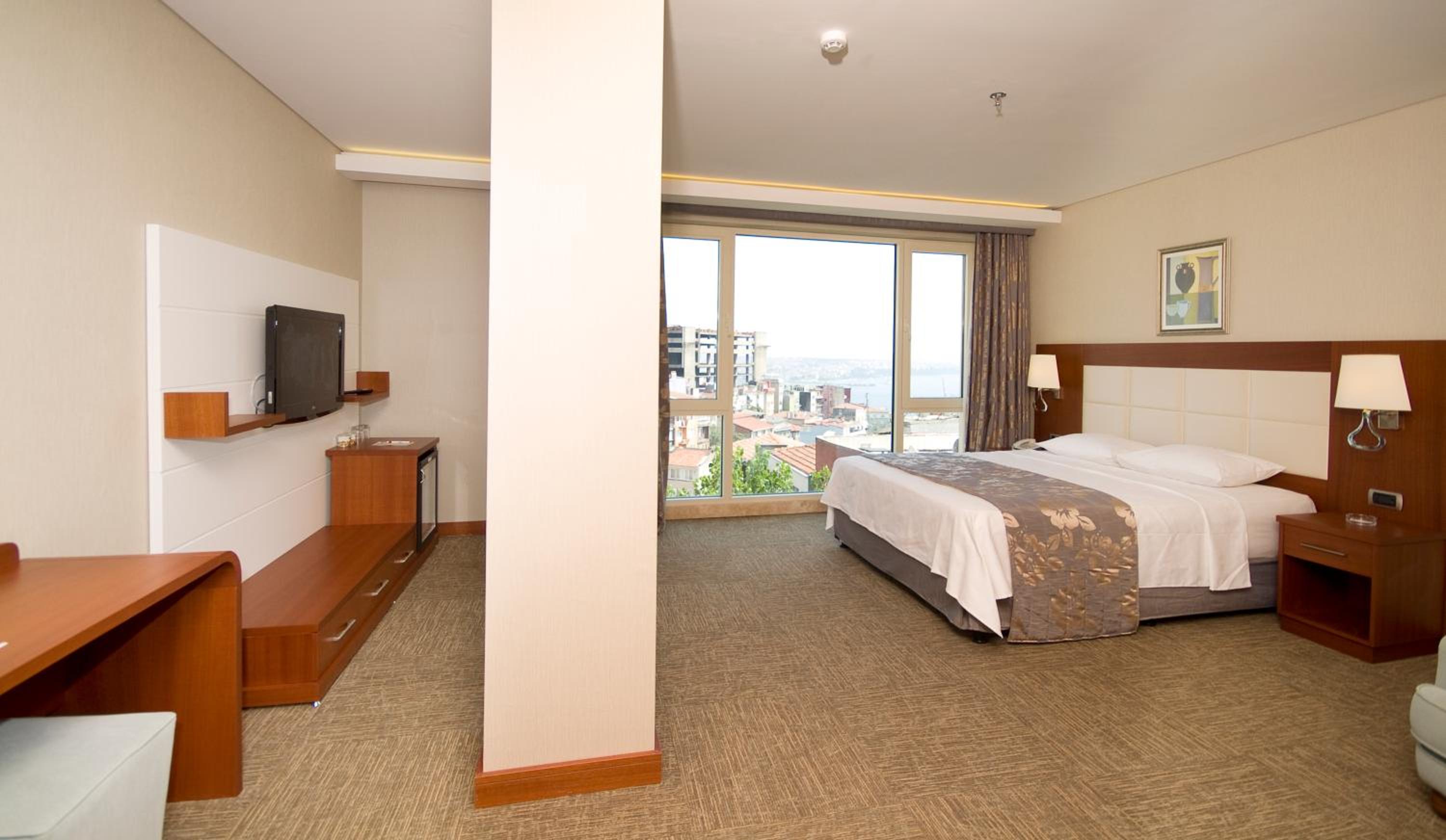 Suite with Bosphorus View photo 2